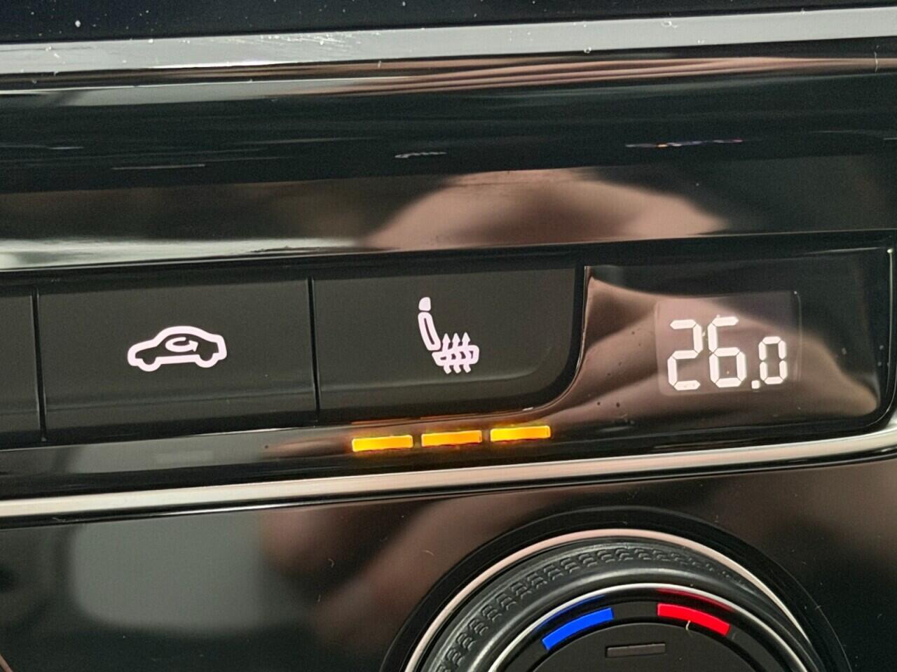 Volkswagen Golf - Image 31