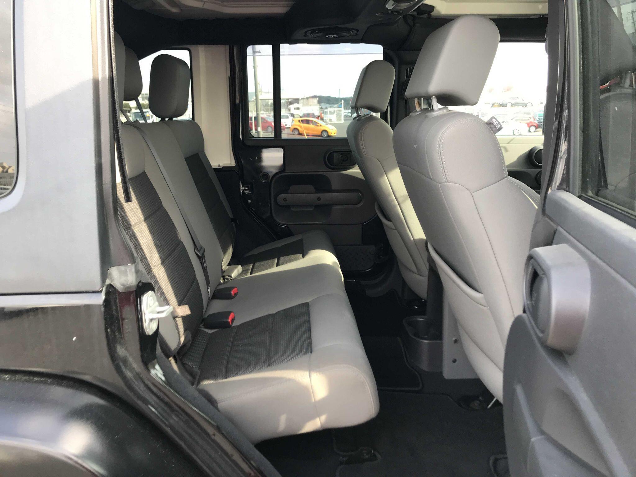Jeep Wrangler - Image 6