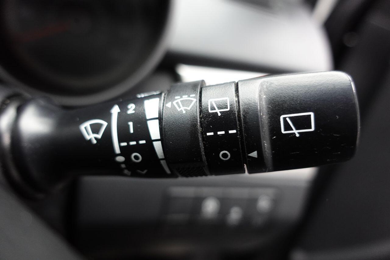 Hyundai i30 - Image 32