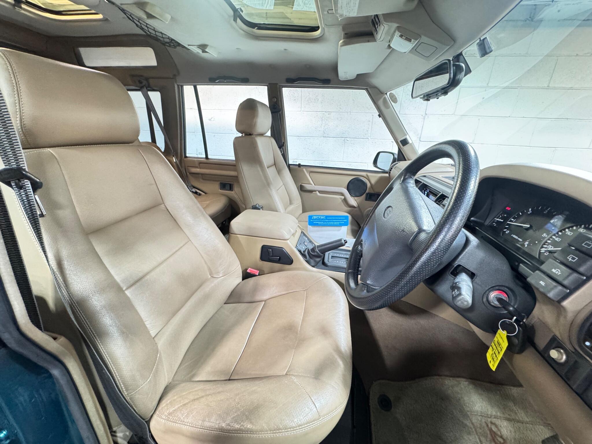 Land Rover Discovery - Image 8