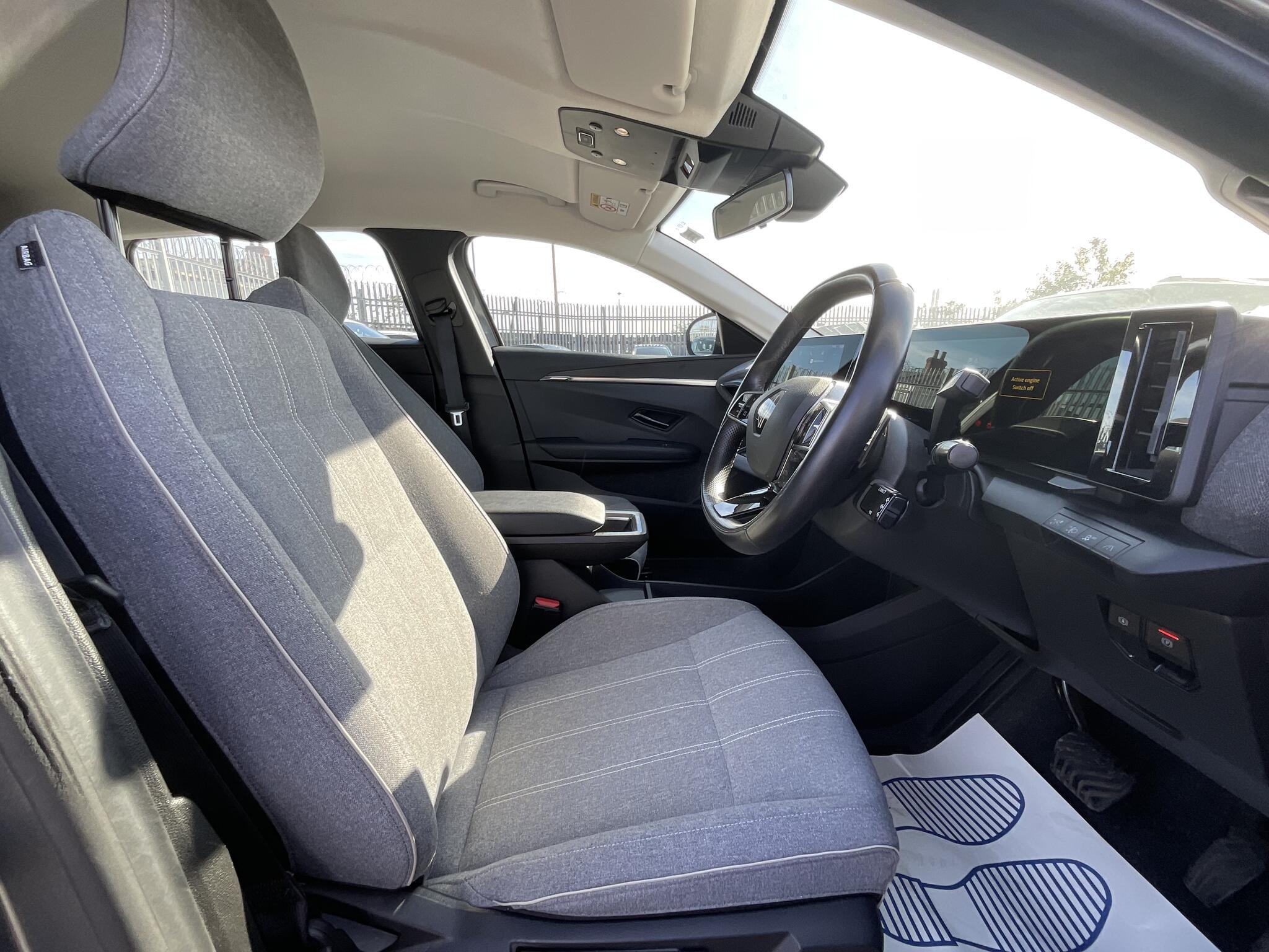 Renault Megane - Image 9