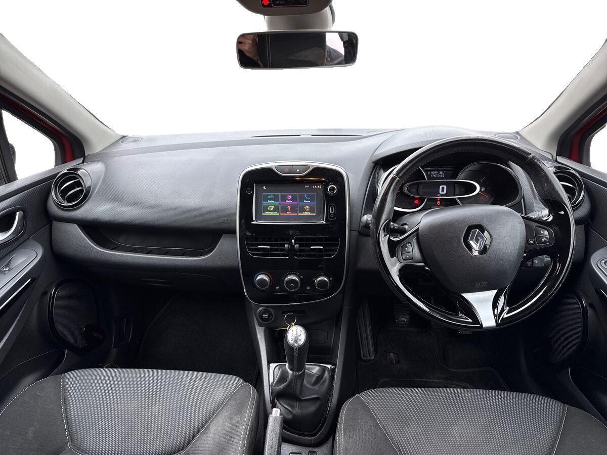 Renault Clio - Image 18