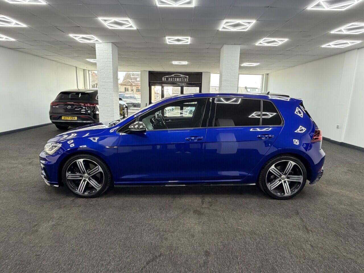 Volkswagen Golf - Image 9