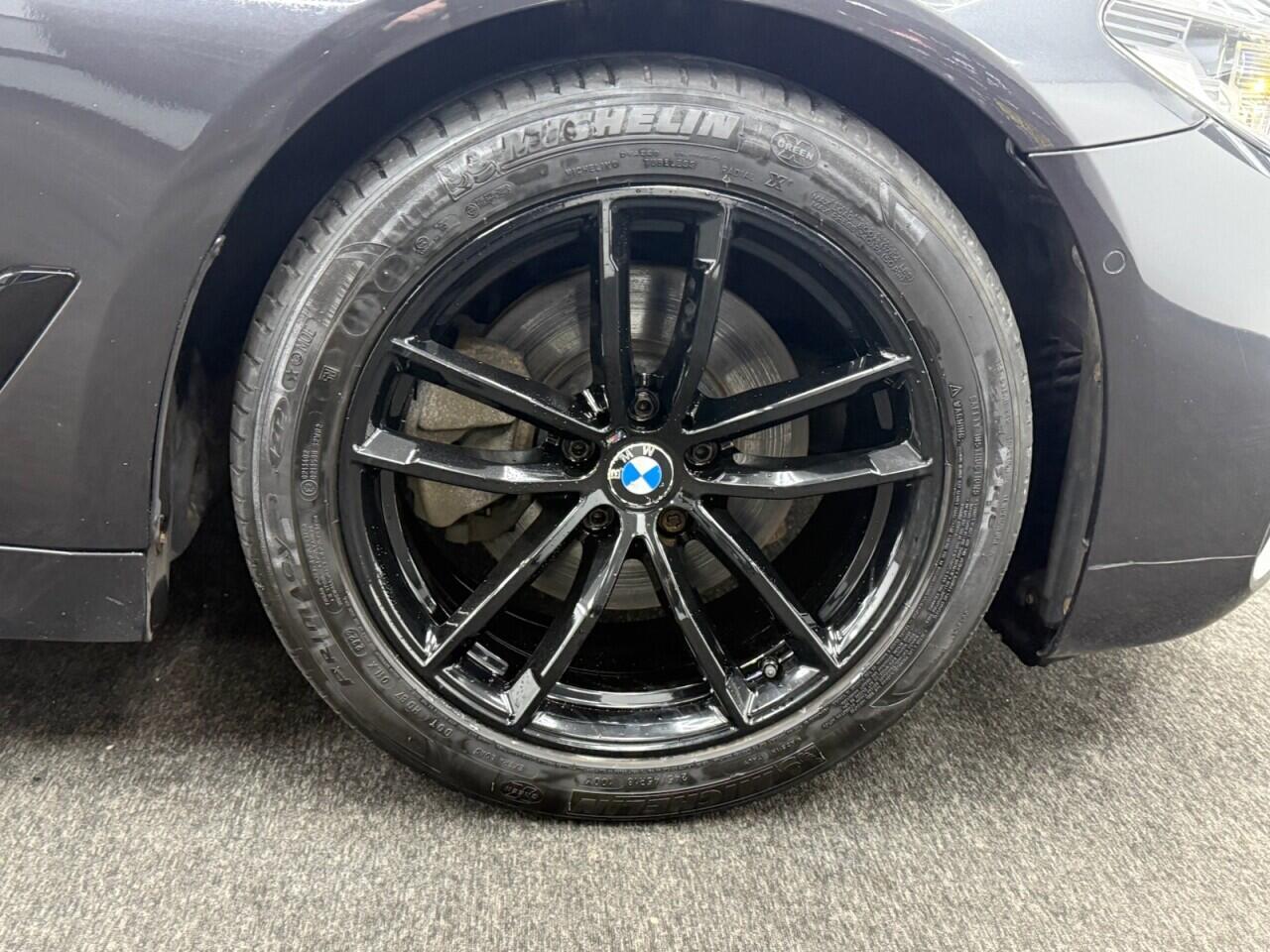 BMW 5 Series - Image 12