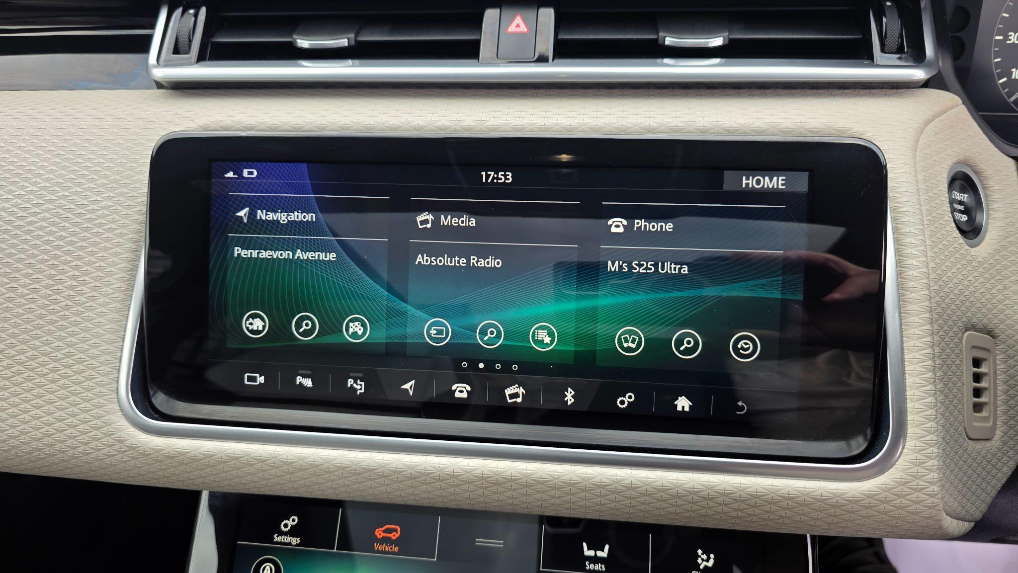 Land Rover Range Rover Velar - Image 30