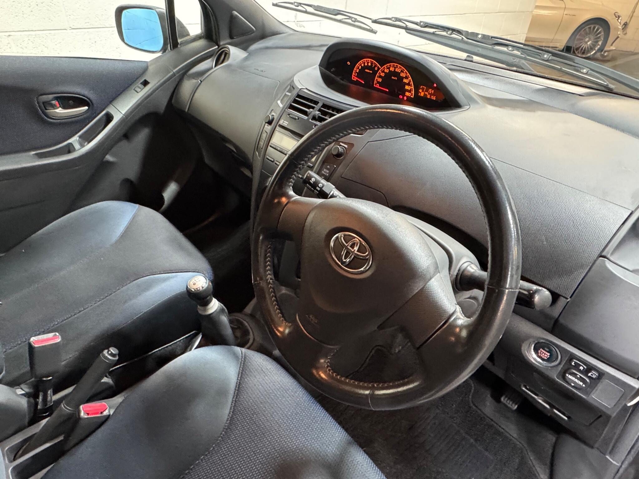 Toyota Yaris - Image 8