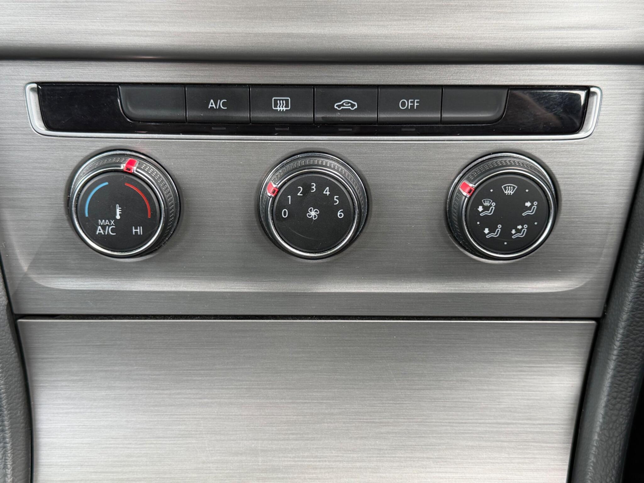 Volkswagen Golf - Image 19