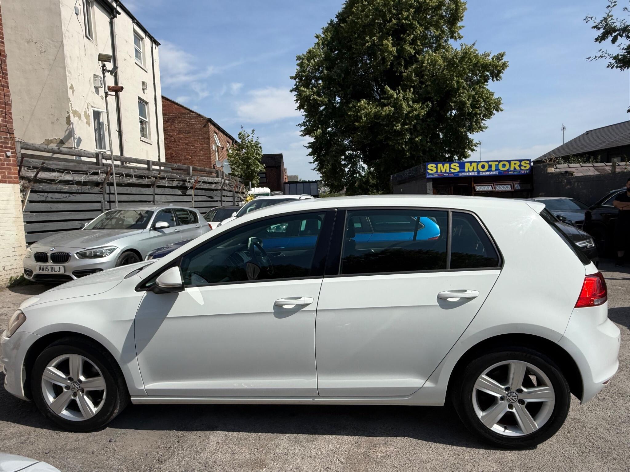 Volkswagen Golf - Image 4