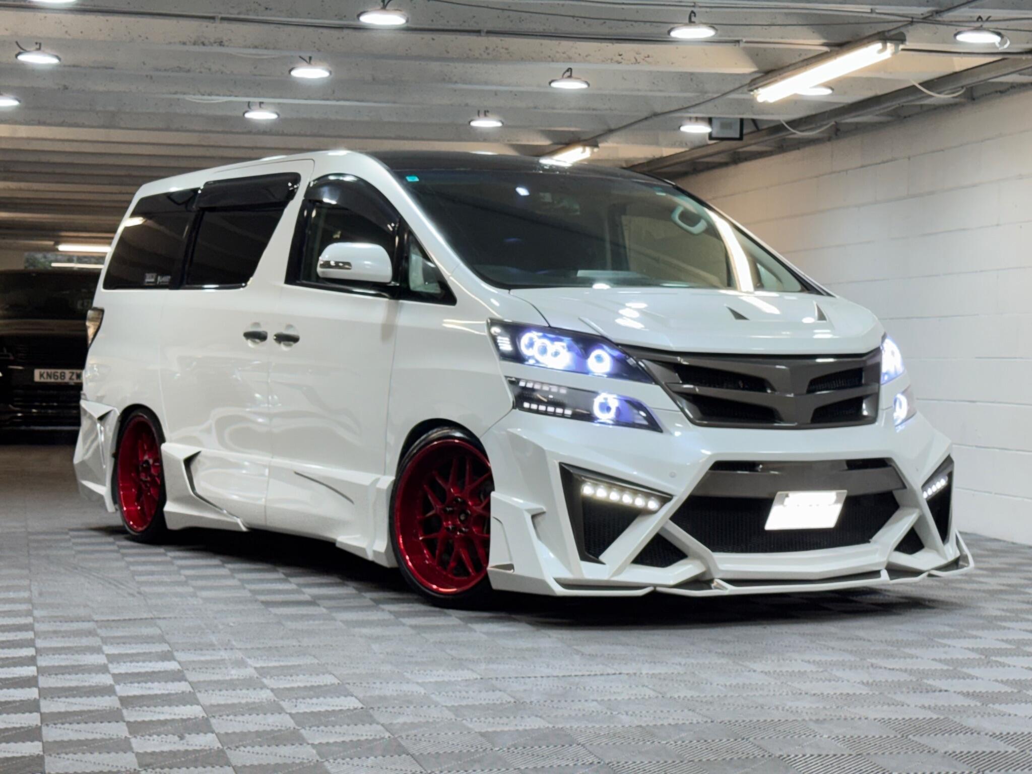 Toyota Vellfire - Image 18