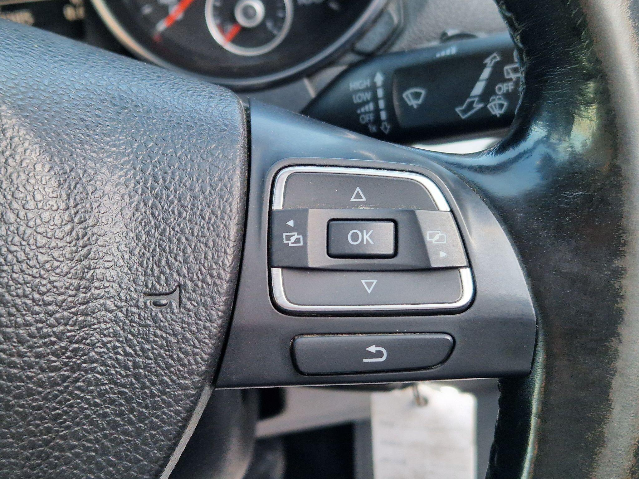 Volkswagen Golf - Image 30