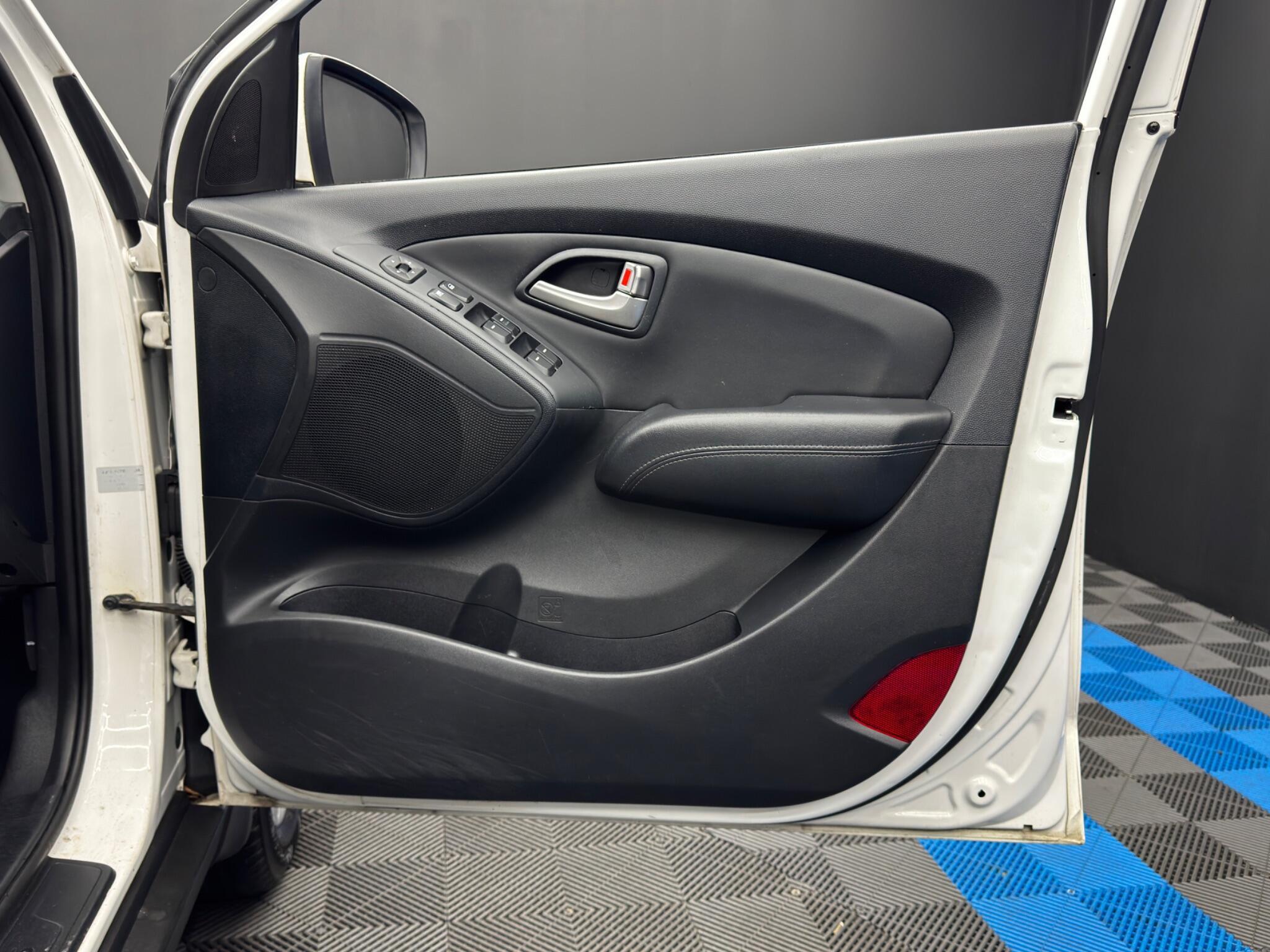 Hyundai ix35 - Image 34