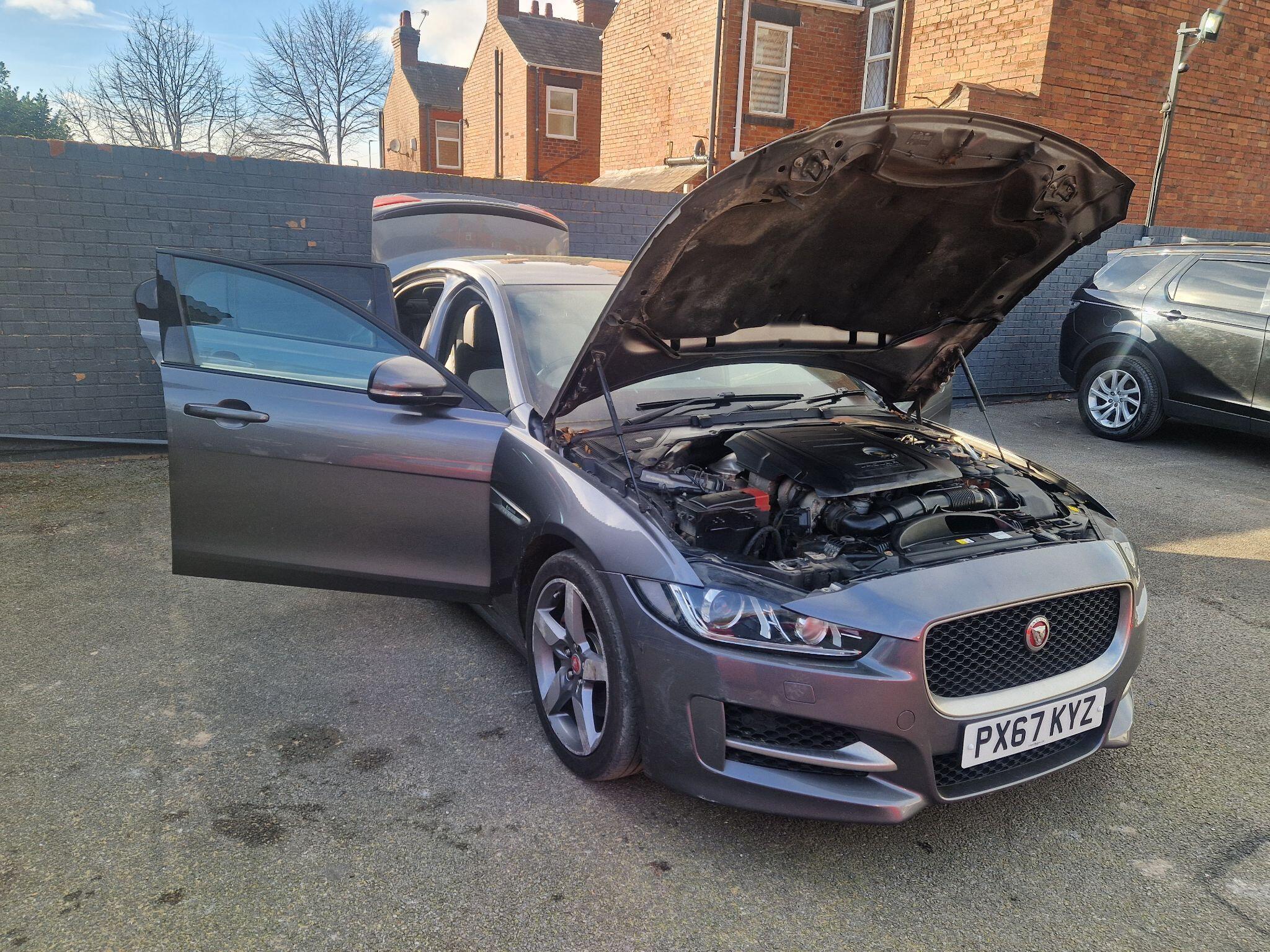Jaguar XE - Image 12