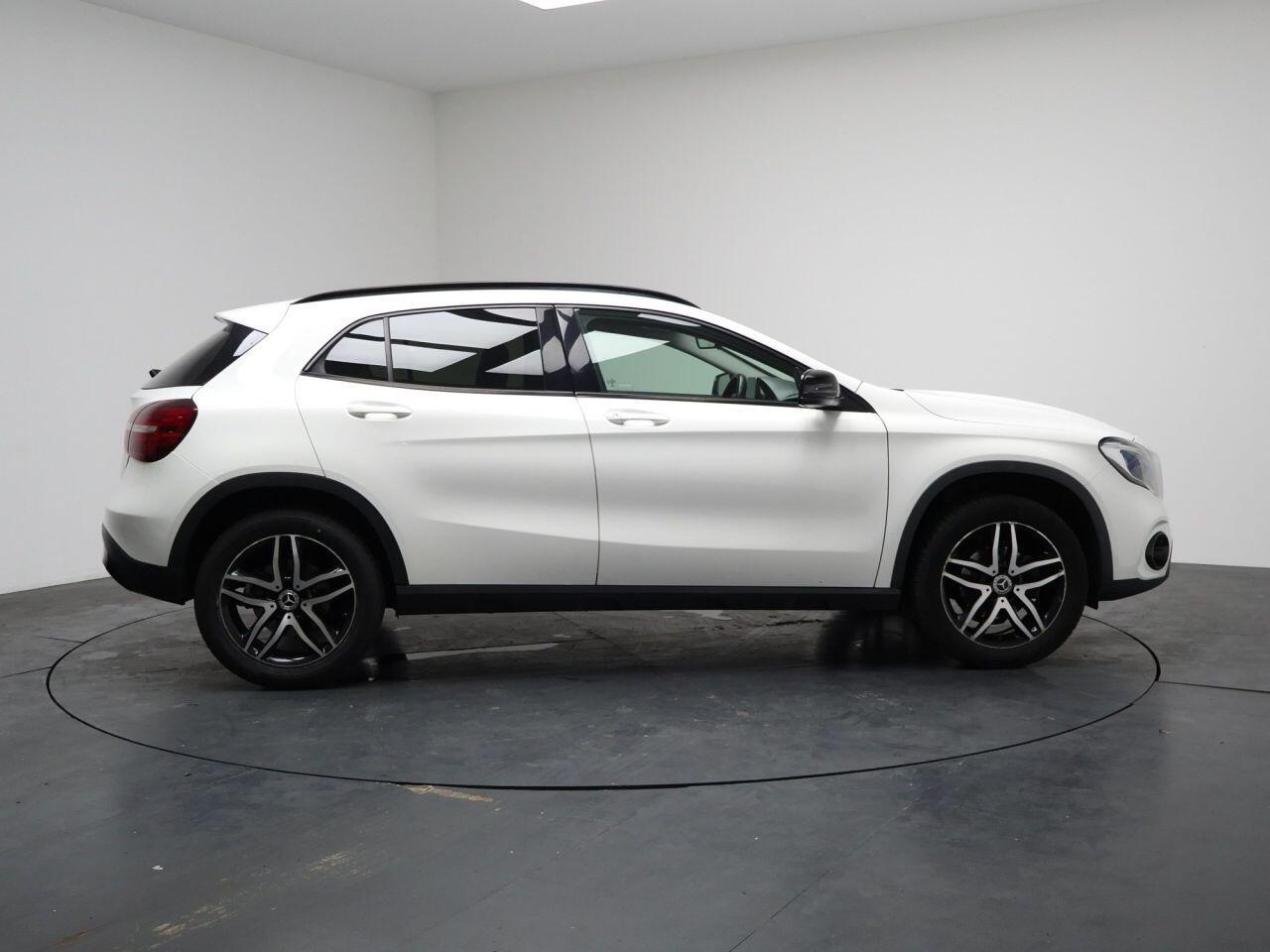 Mercedes-benz GLA - Image 14