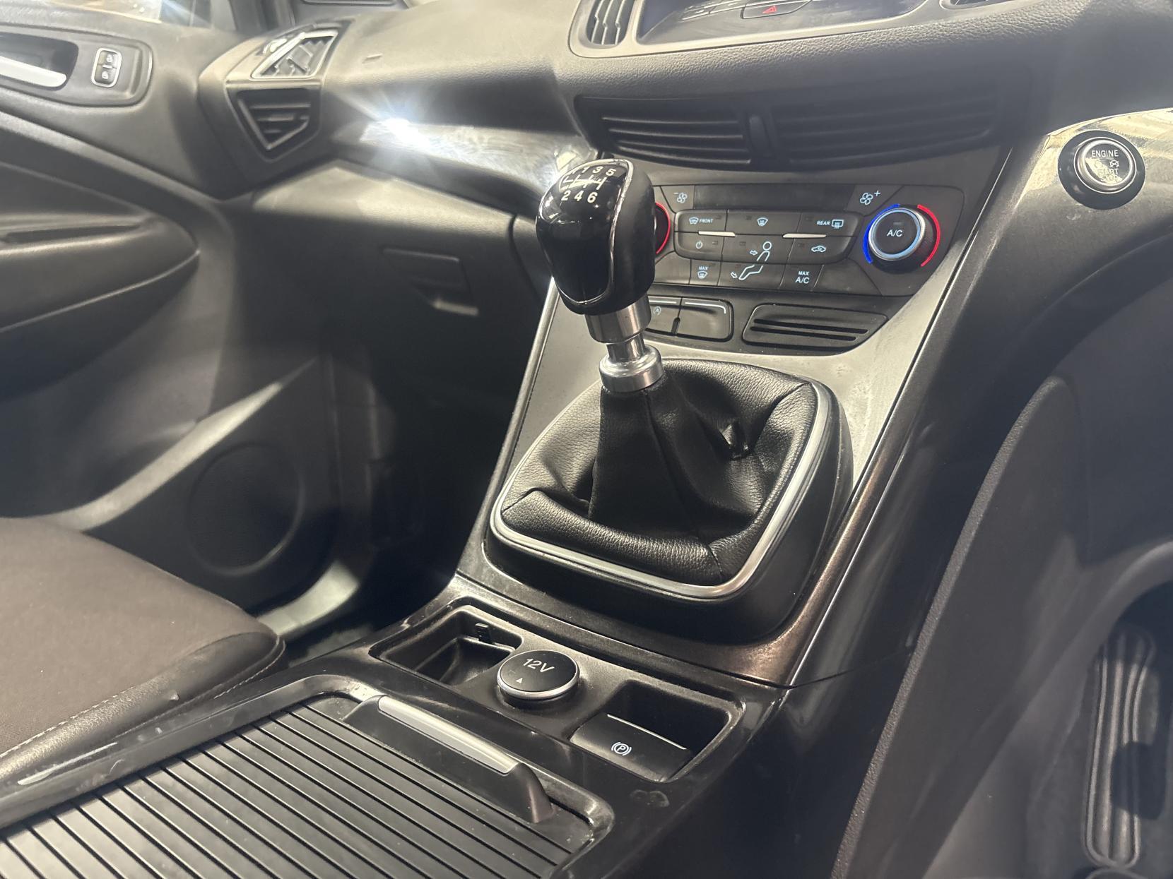 Ford Kuga - Image 14