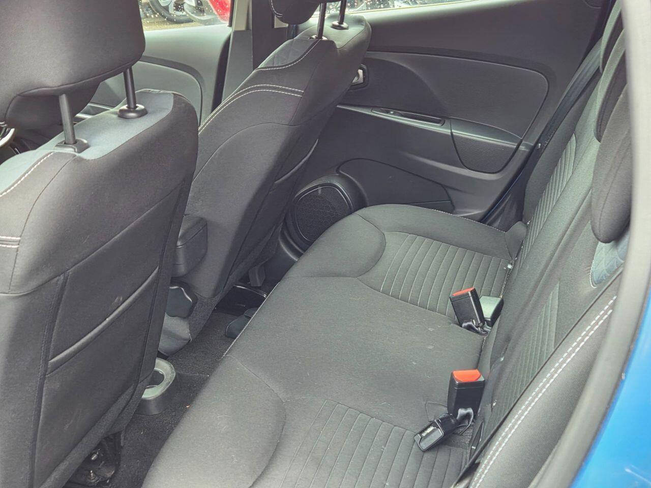 Renault Clio - Image 15