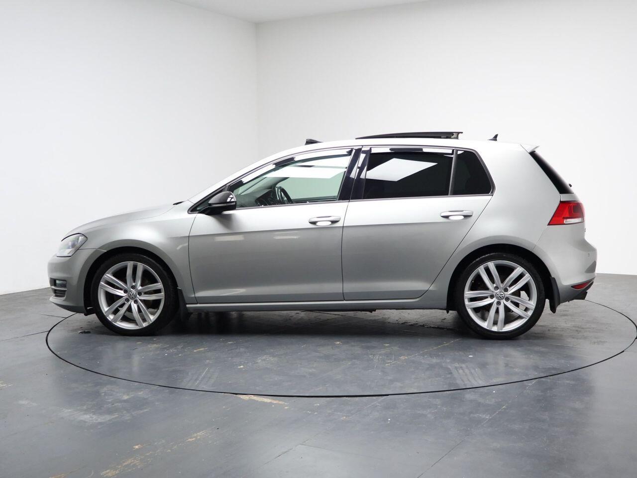 Volkswagen Golf - Image 8