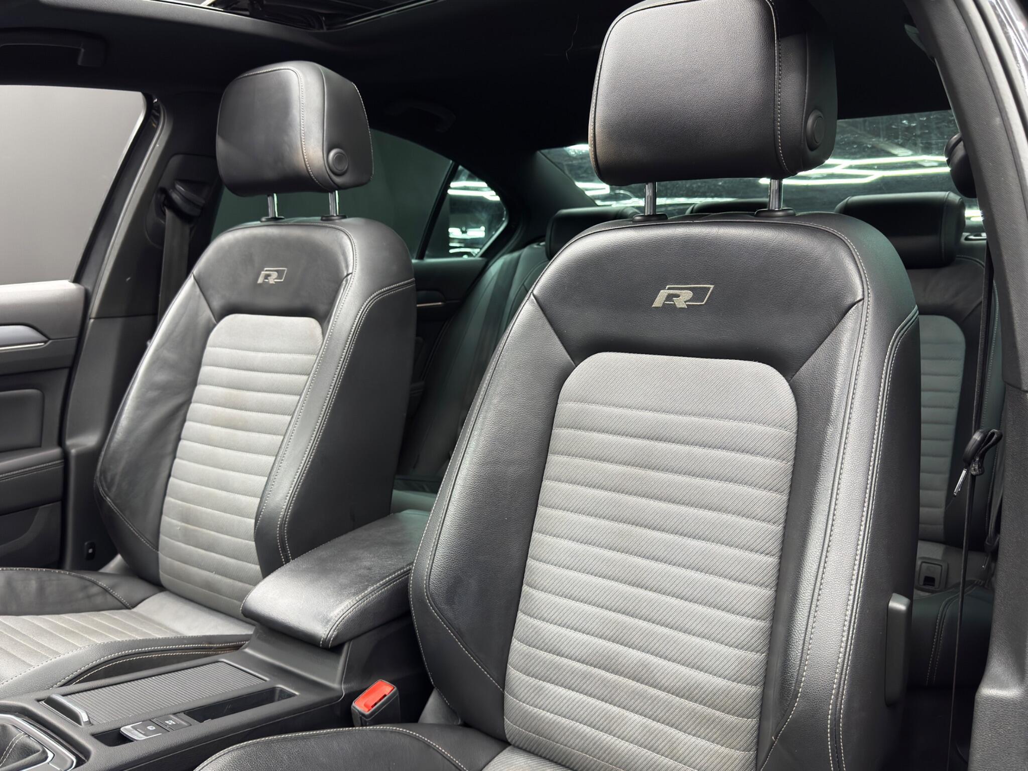 Volkswagen Passat - Image 13