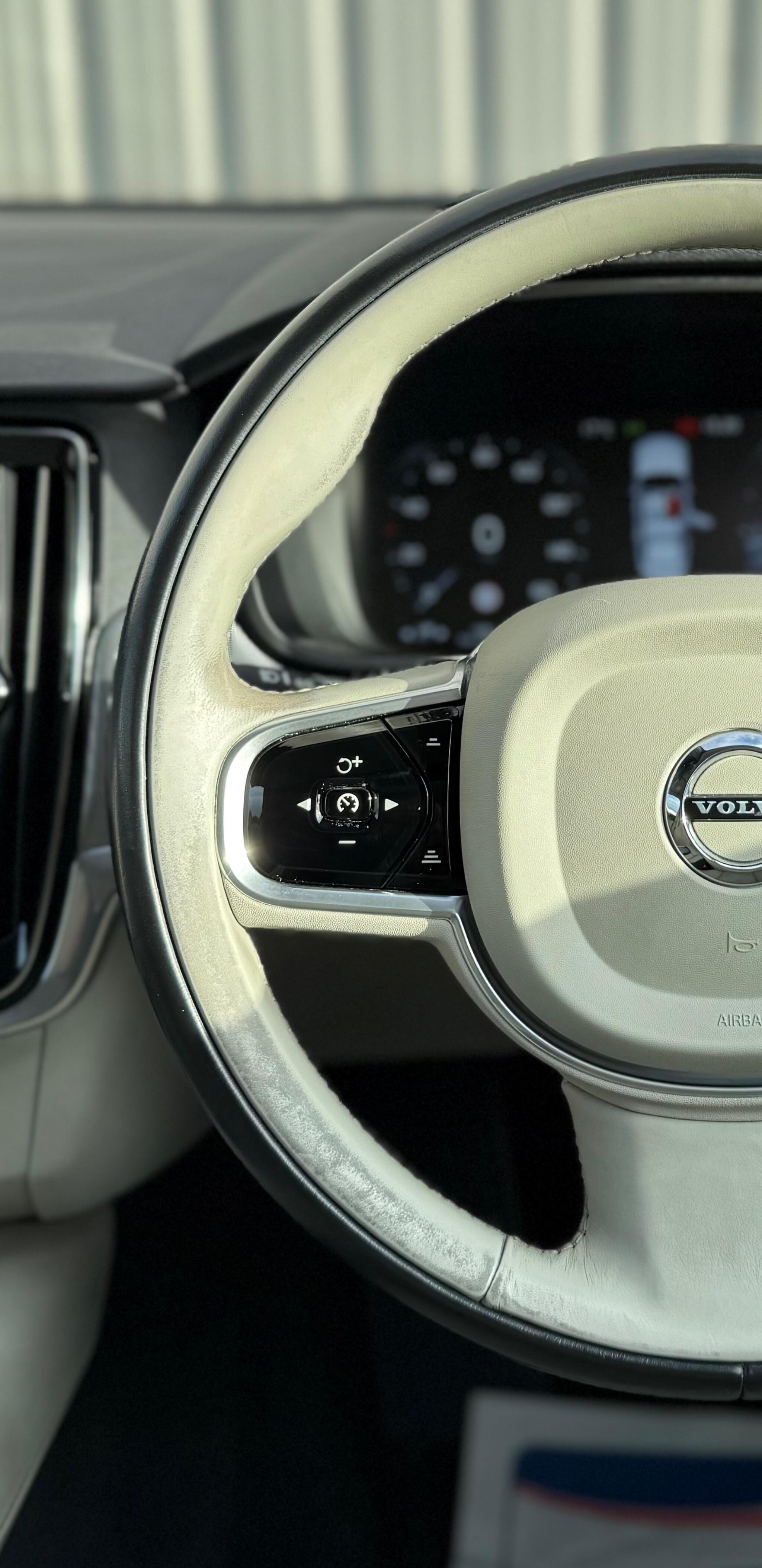 Volvo S90 - Image 42