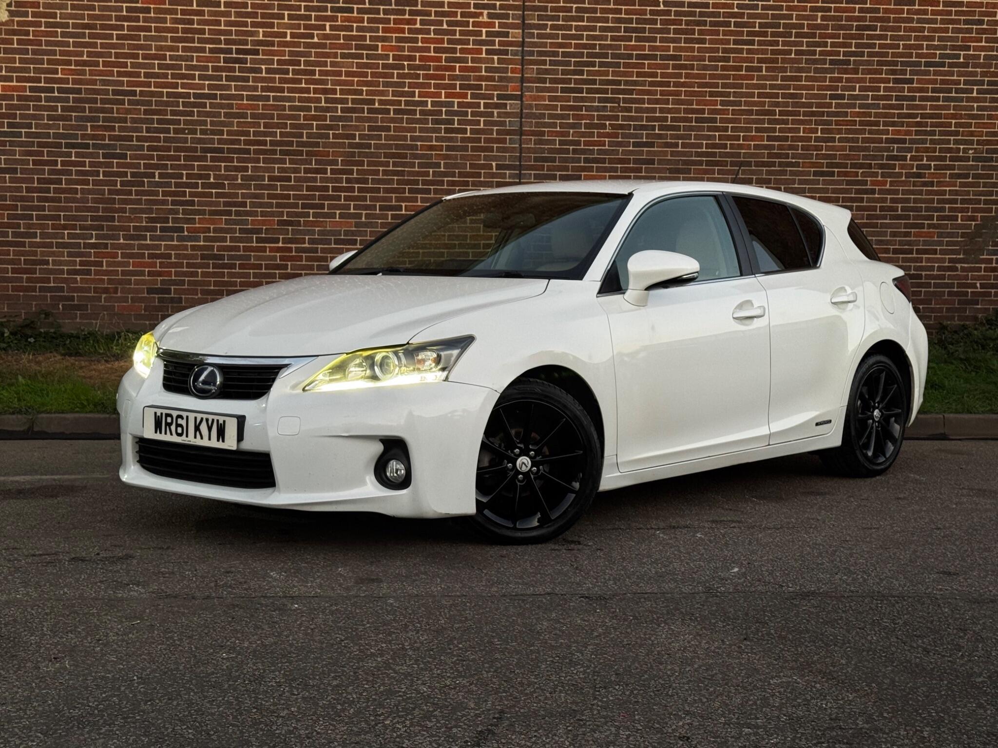 Lexus CT - Image 2
