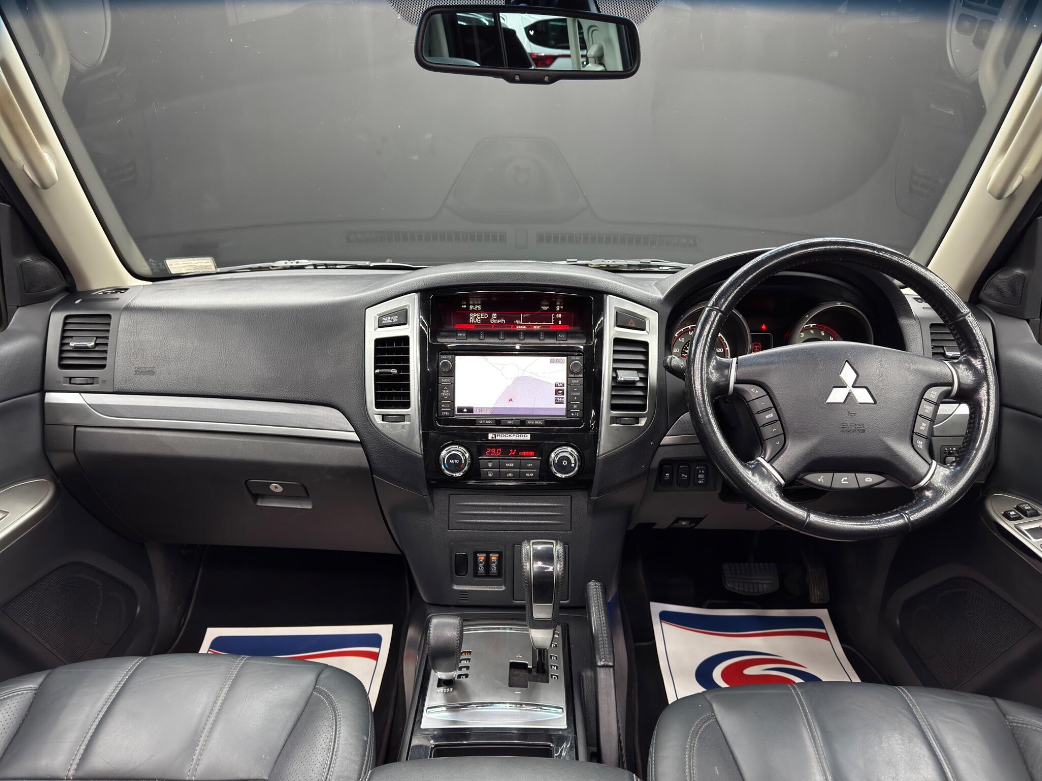 Mitsubishi Shogun - Image 10