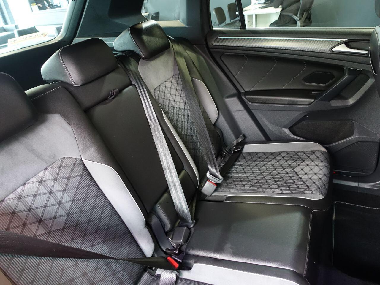 Volkswagen Tiguan - Image 14