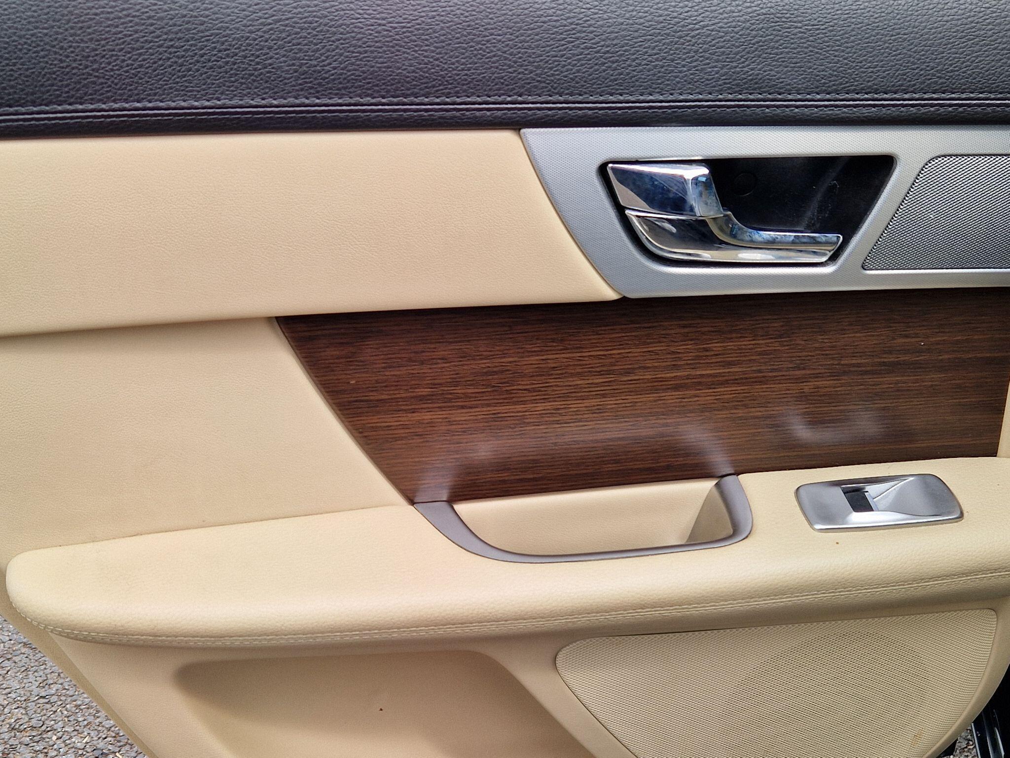 Jaguar XF - Image 41