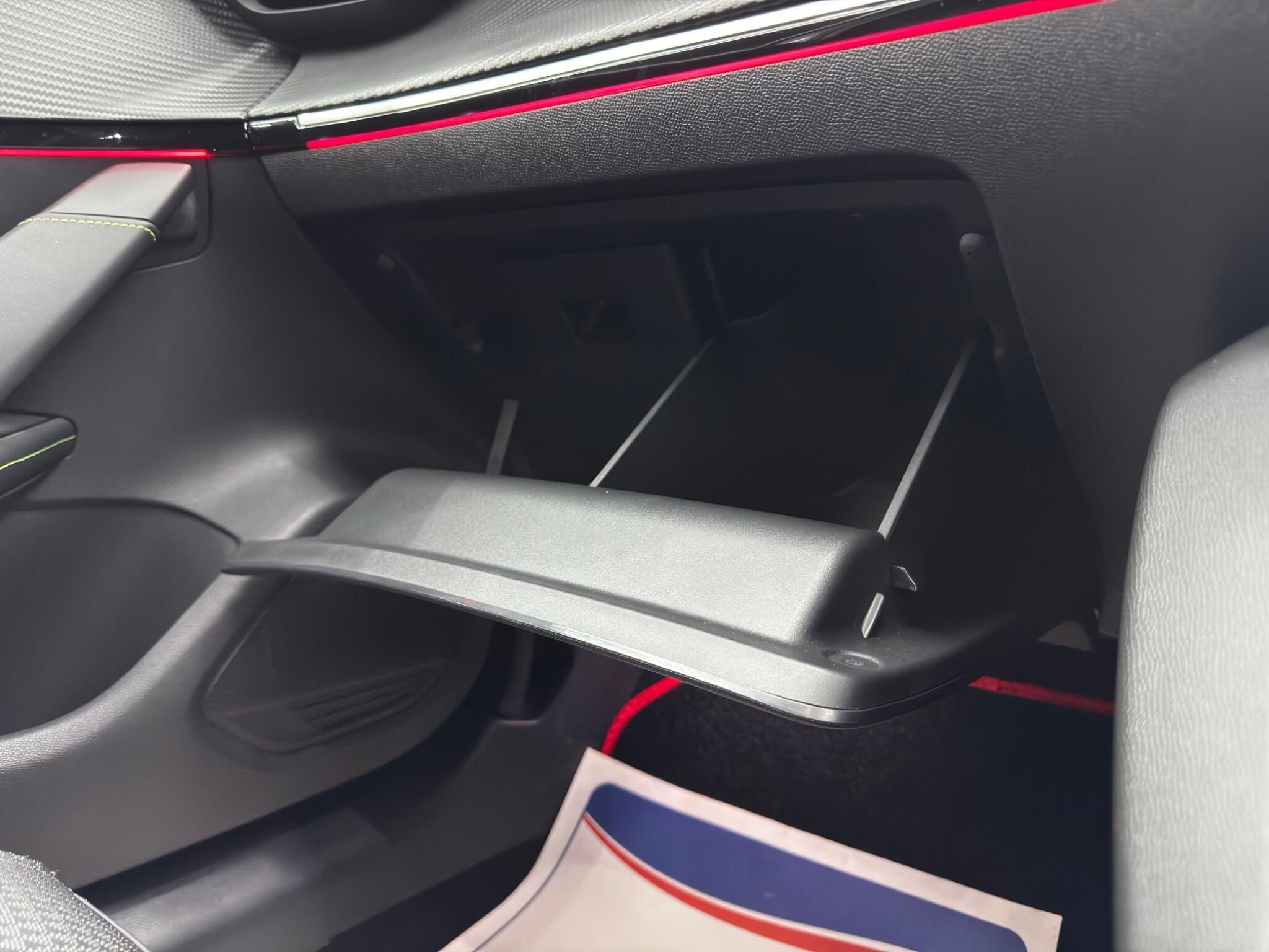 Peugeot 208 - Image 36