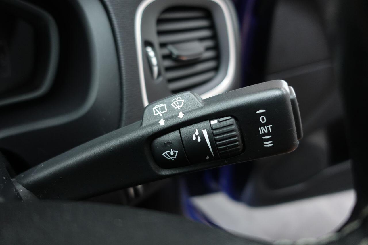 Volvo V40 - Image 17