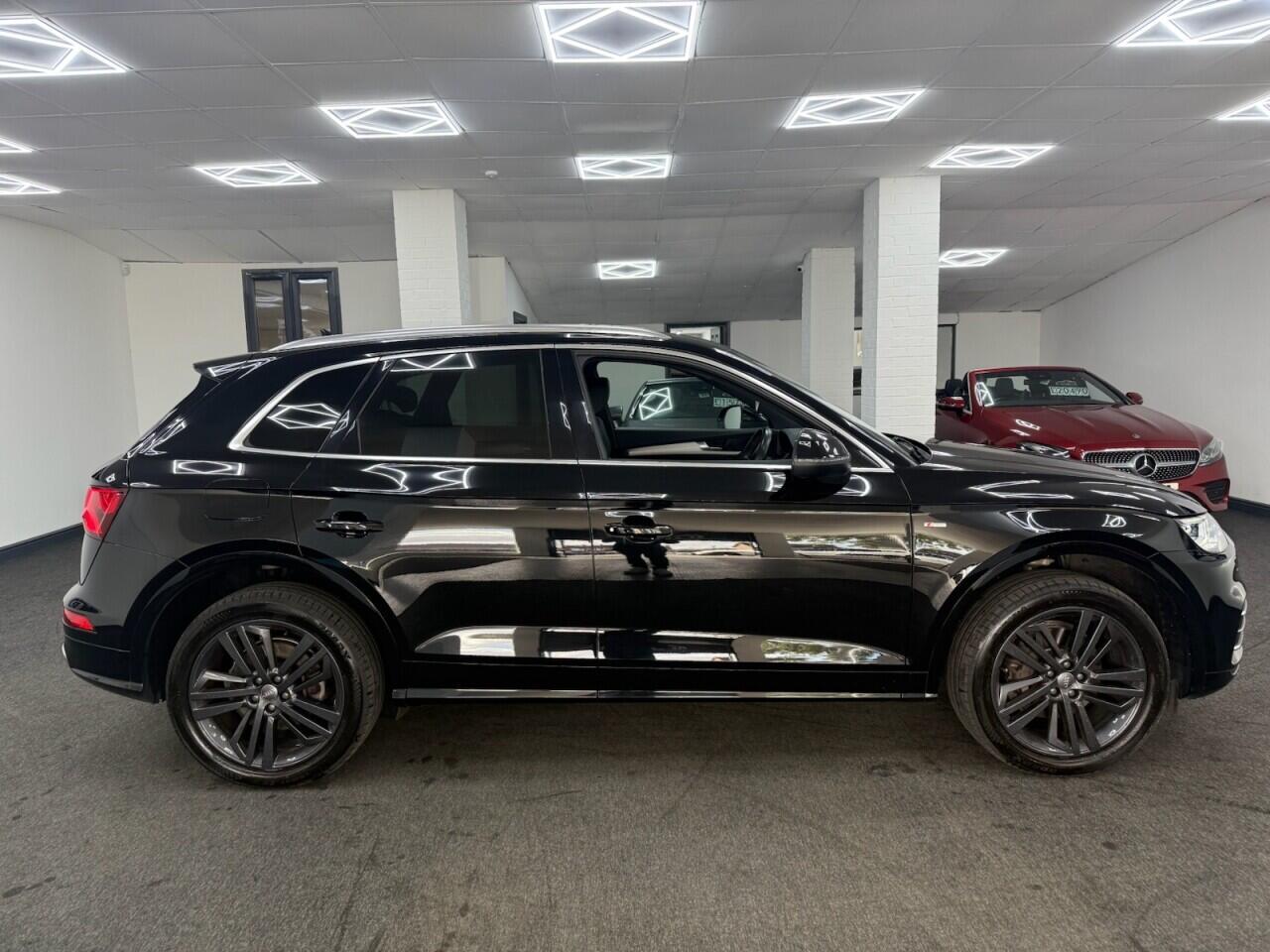 Audi Q5 - Image 3