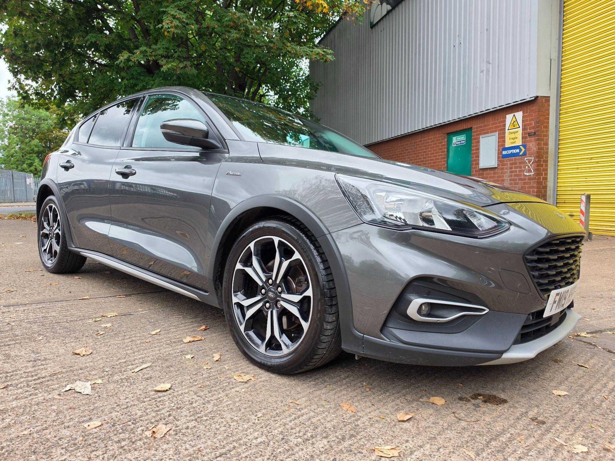 Ford Focus - Image 11