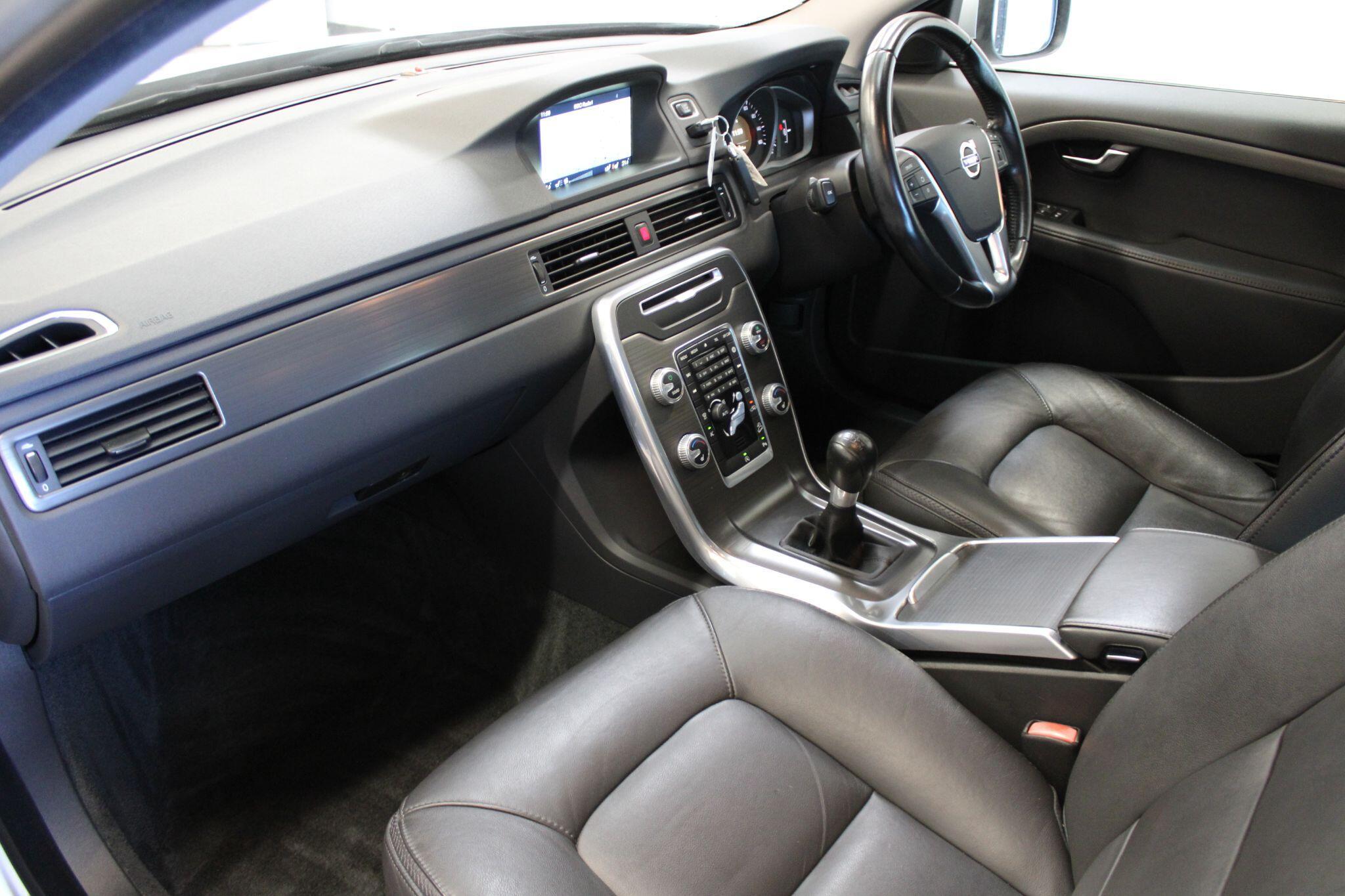 Volvo XC70 - Image 2