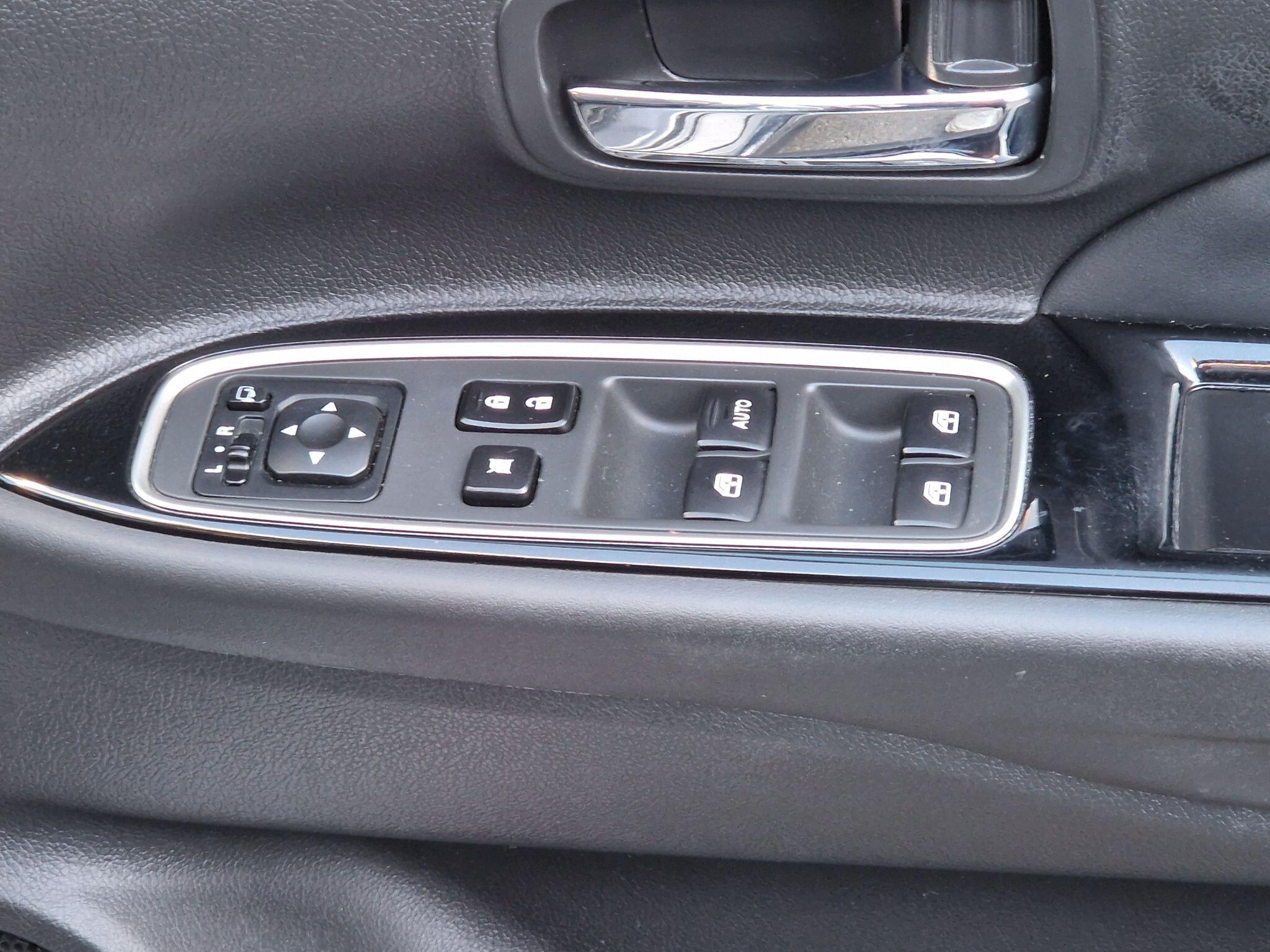 Mitsubishi Outlander - Image 34