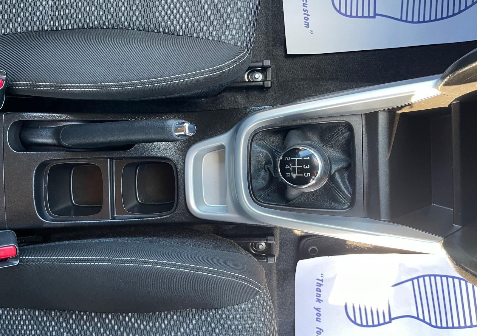 Suzuki Vitara - Image 31