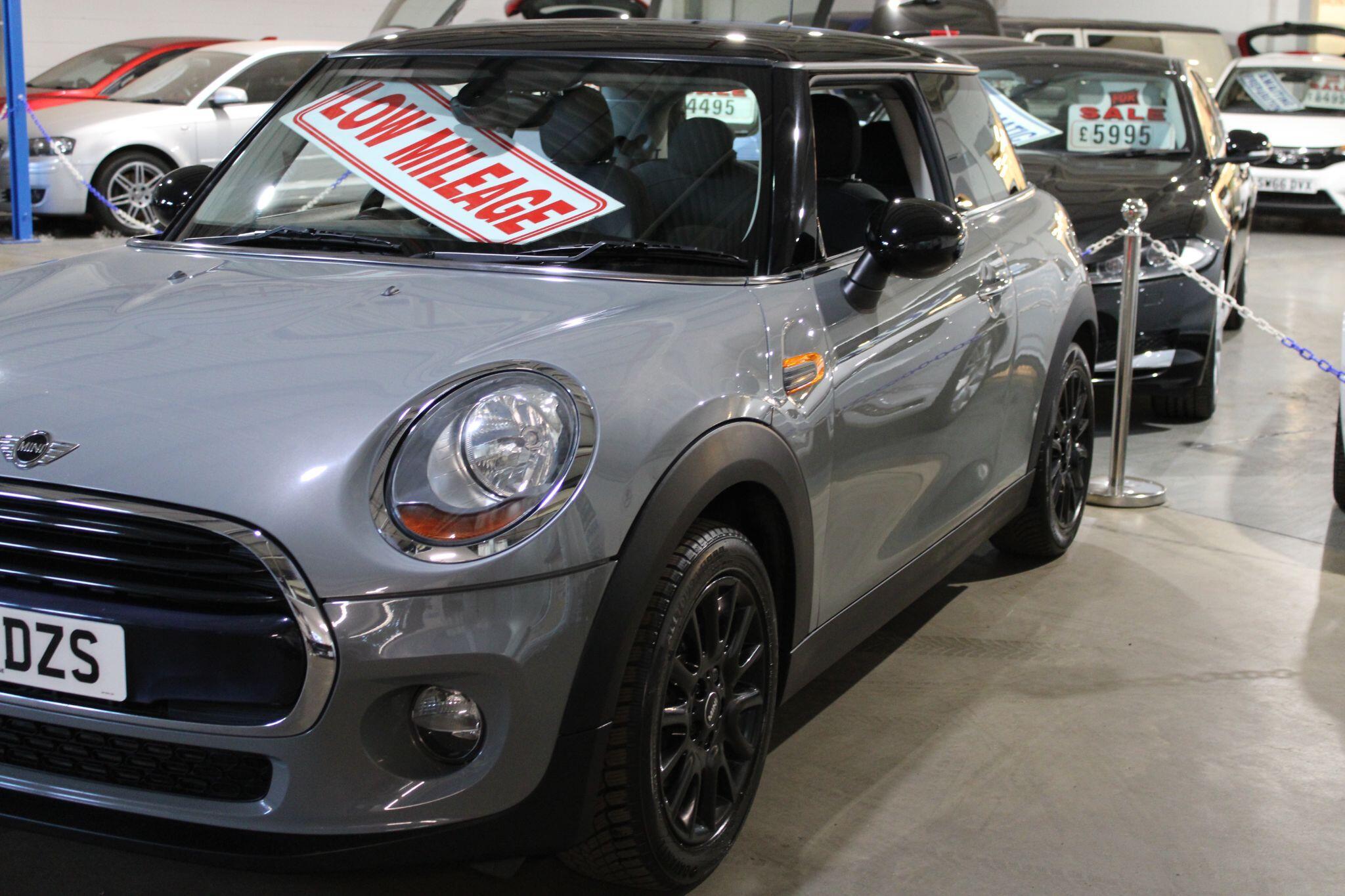 MINI Hatch - Image 8