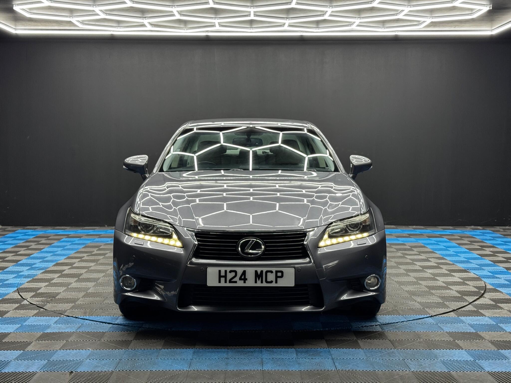 Lexus GS - Image 2