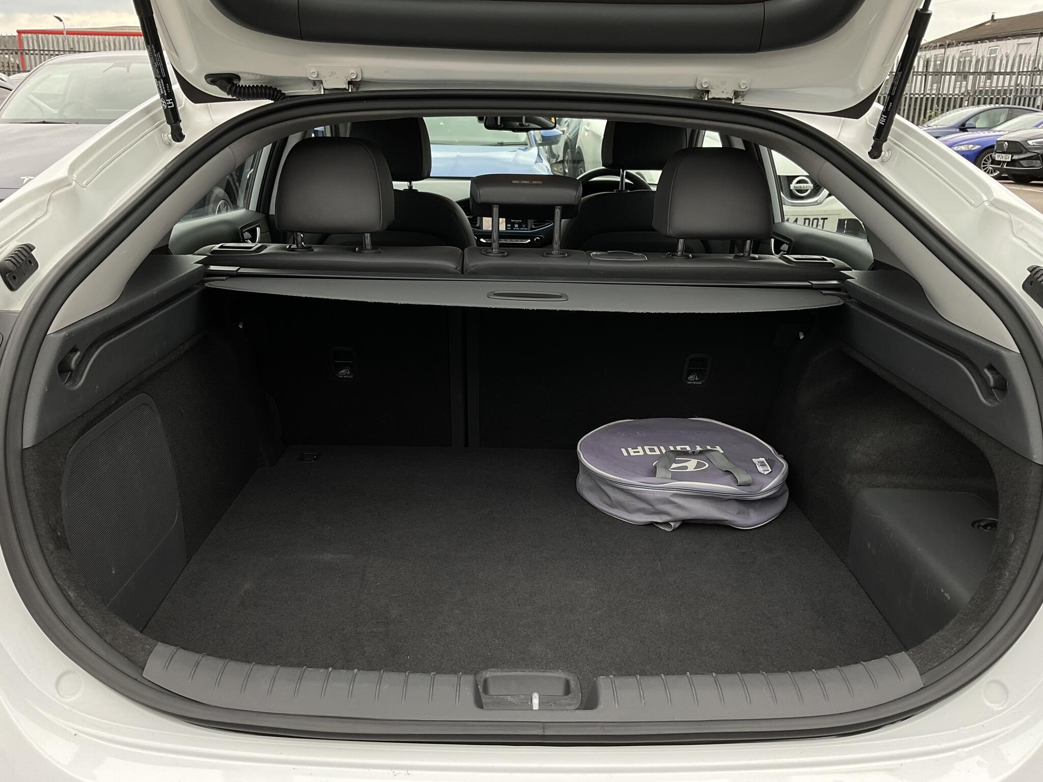 Hyundai Ioniq - Image 16