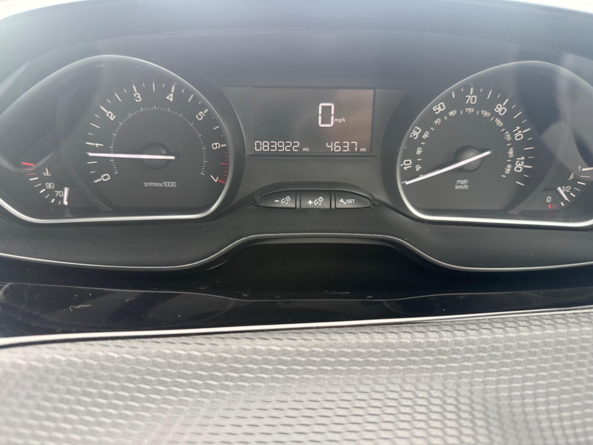 Peugeot 208 - Image 16