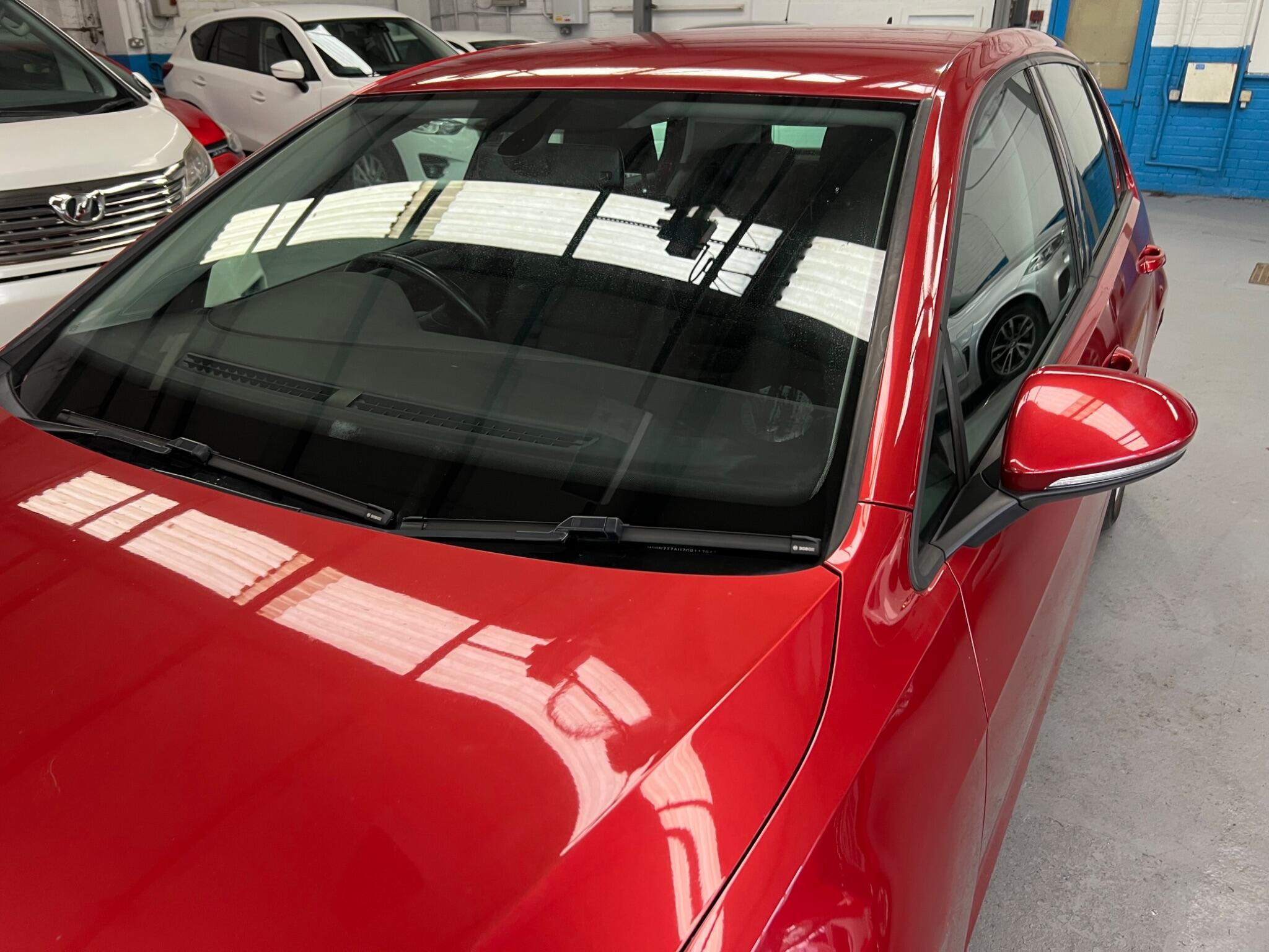 Volkswagen Golf - Image 33