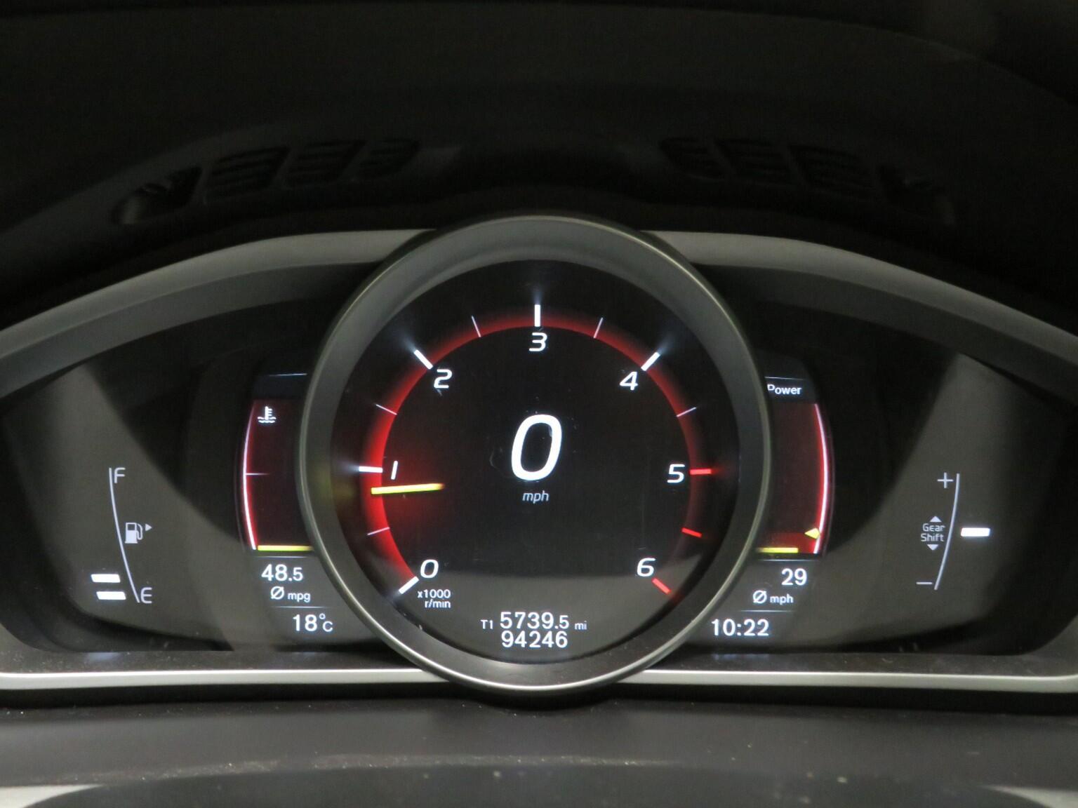 Volvo V40 - Image 15