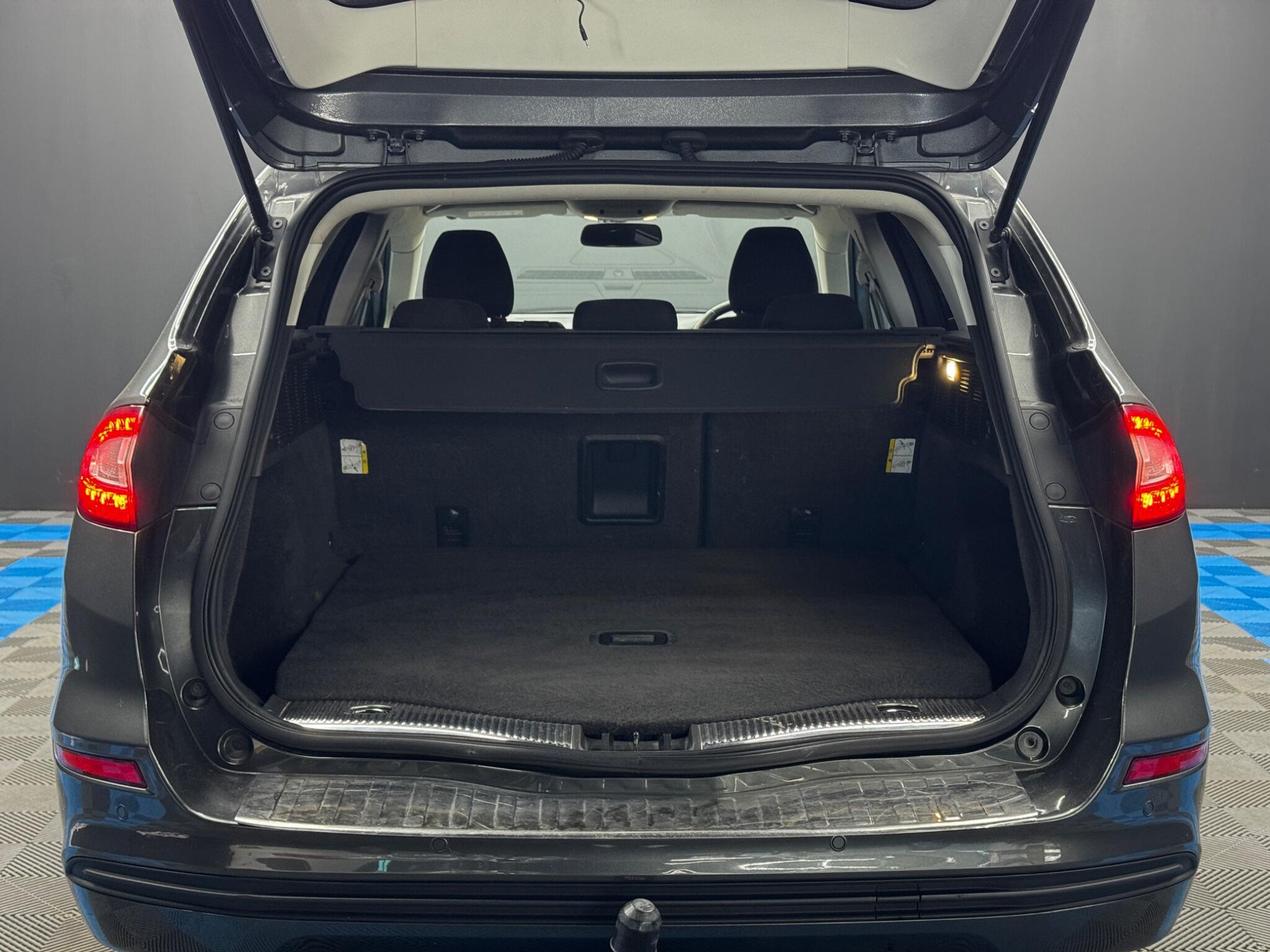 Ford Mondeo - Image 35