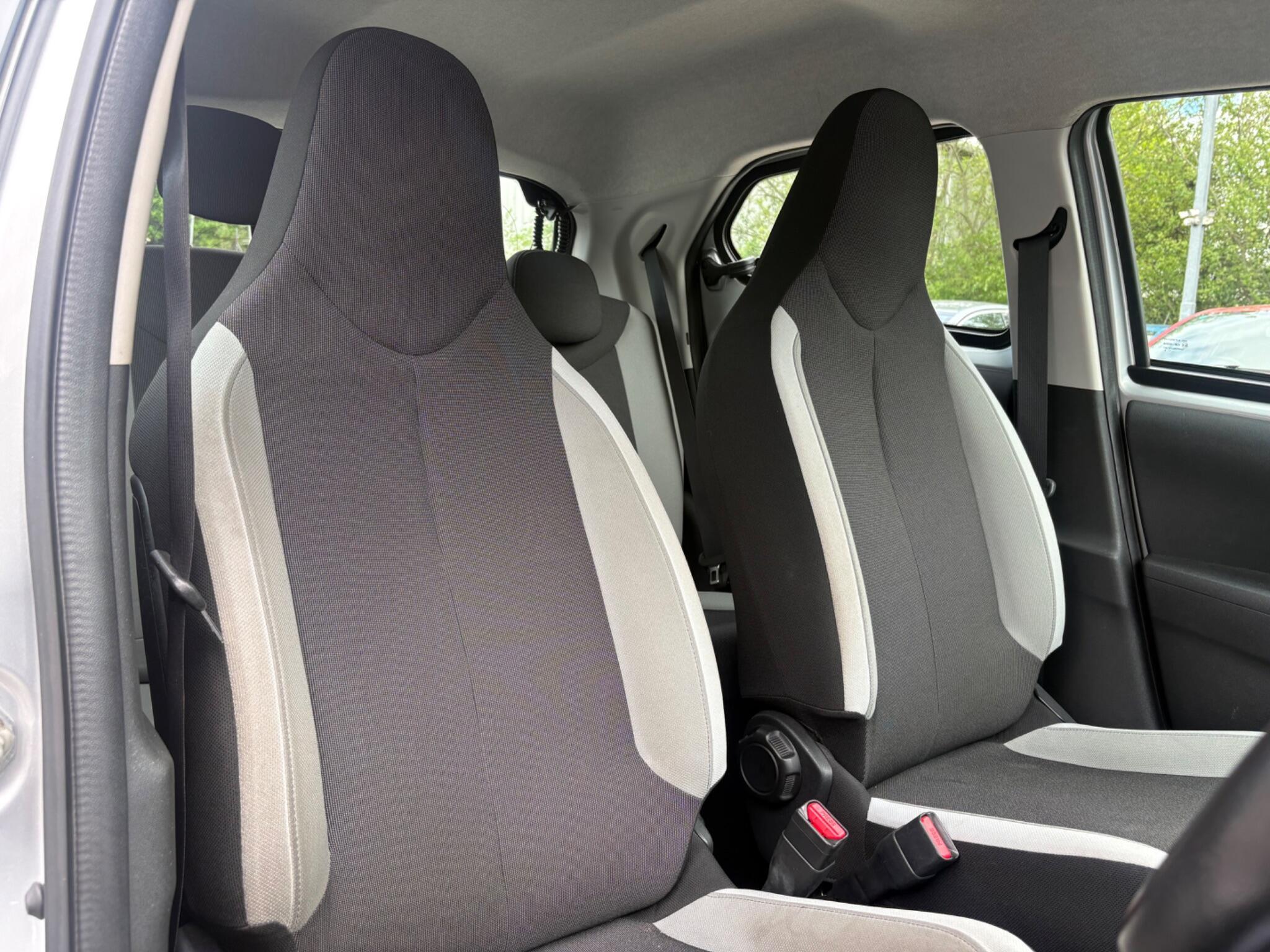 Toyota Aygo - Image 27