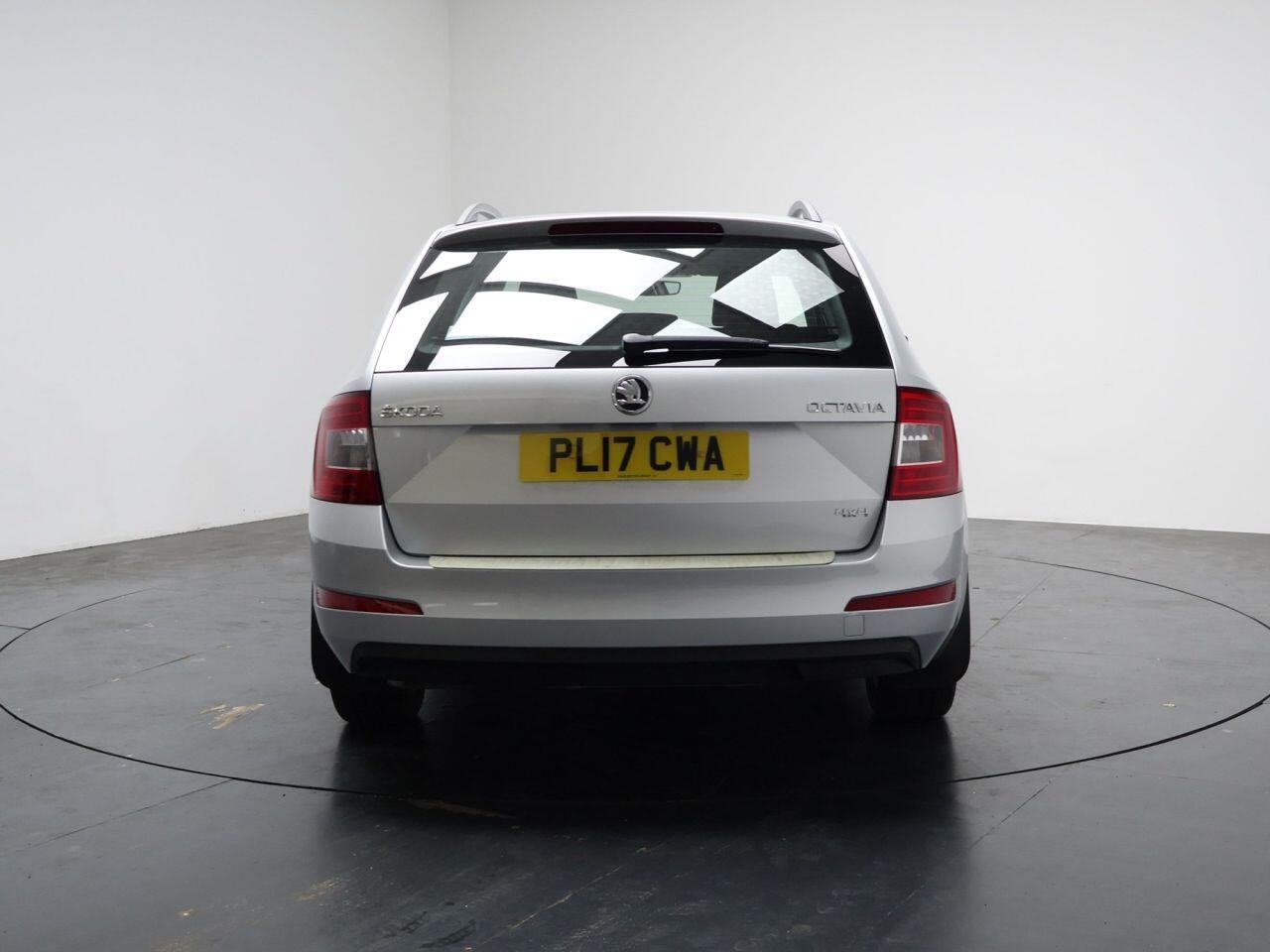 Skoda Octavia - Image 11