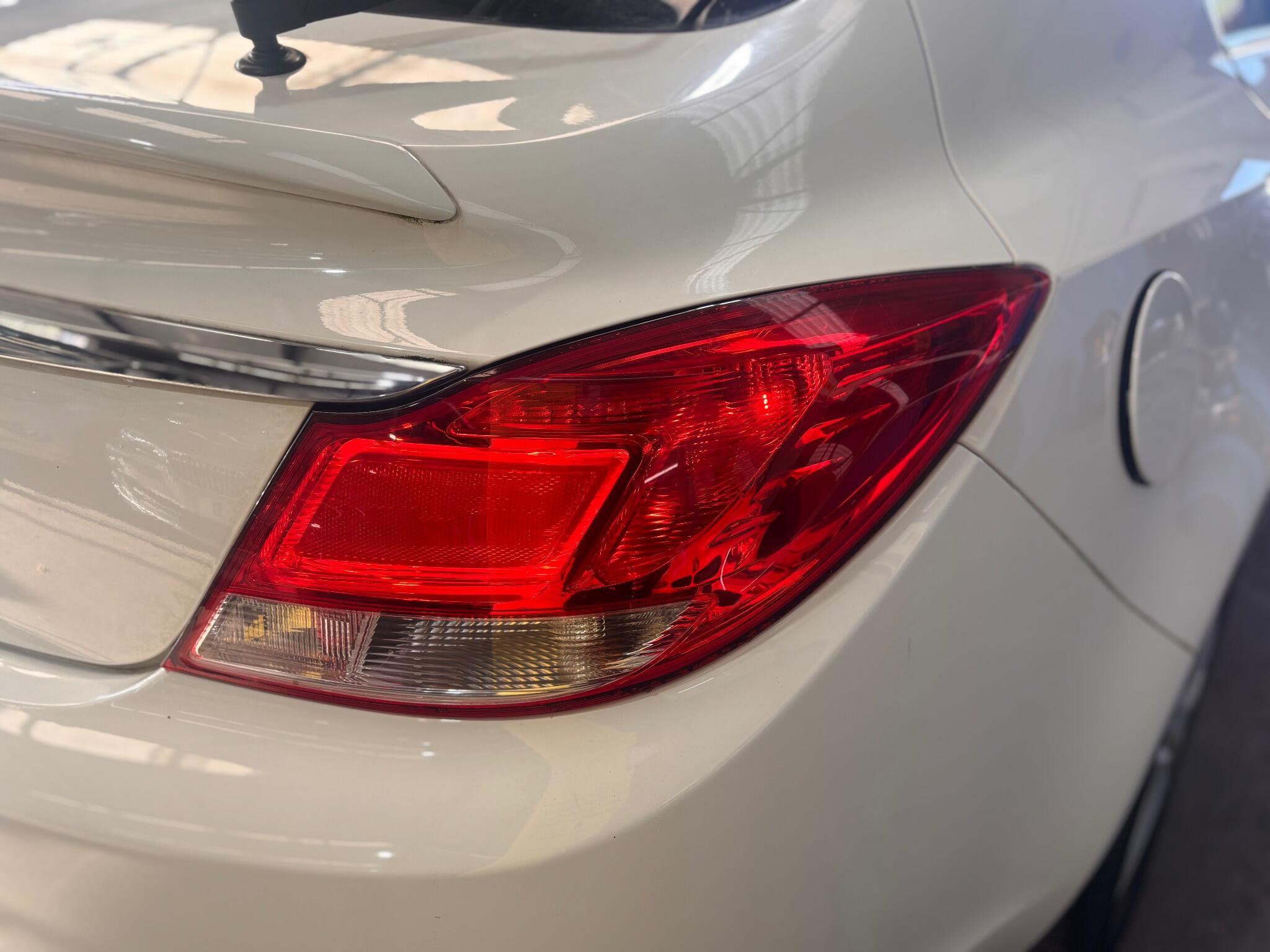 Vauxhall Insignia - Image 13