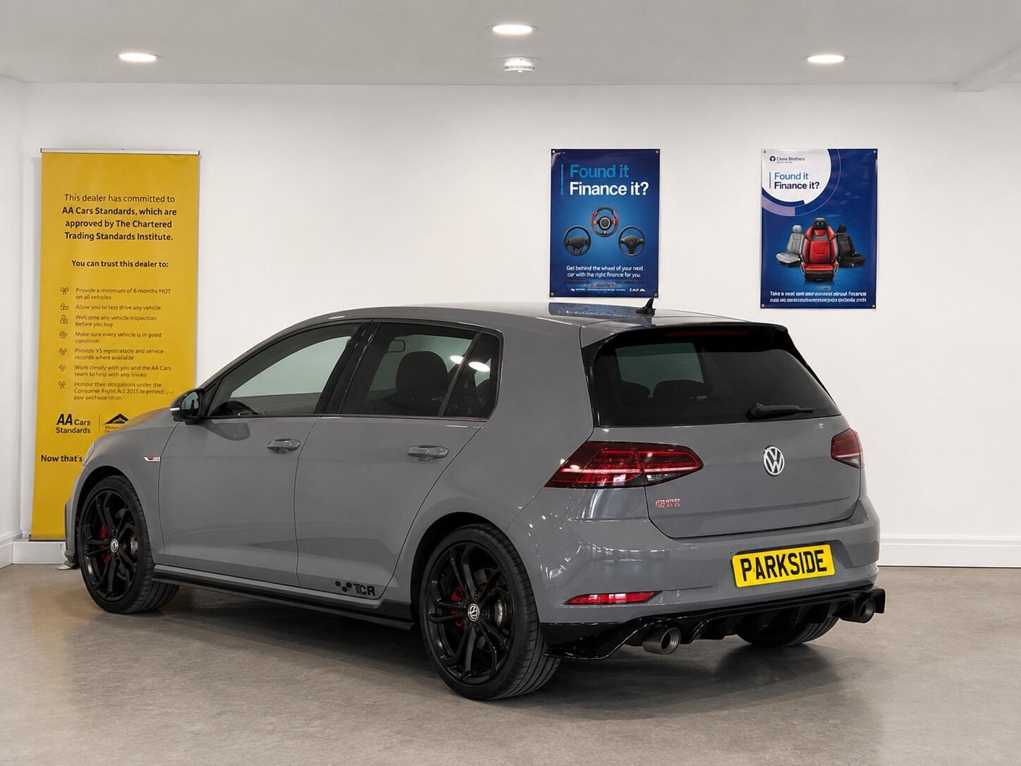 Volkswagen Golf - Image 4