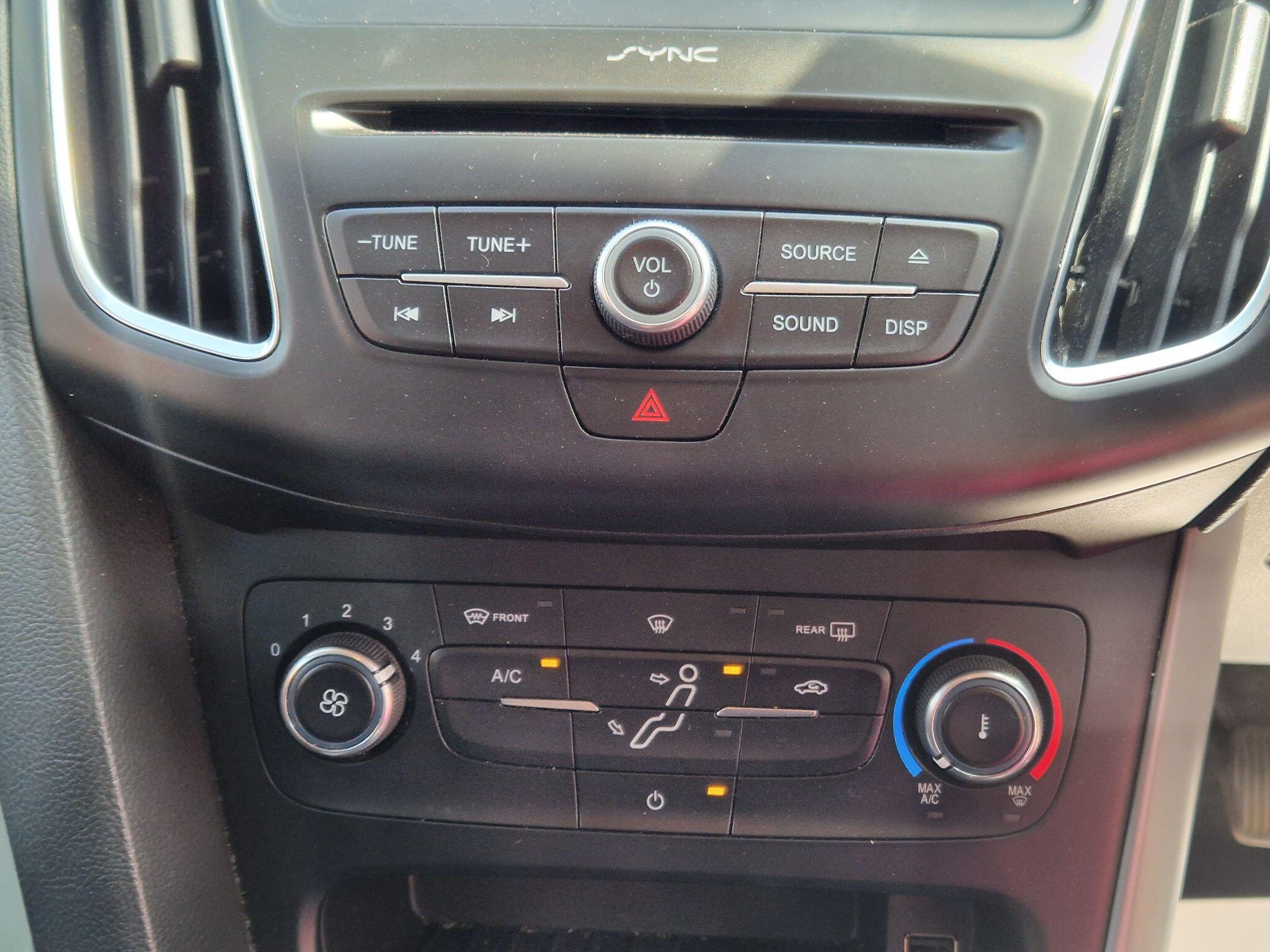 Ford Focus - Image 15