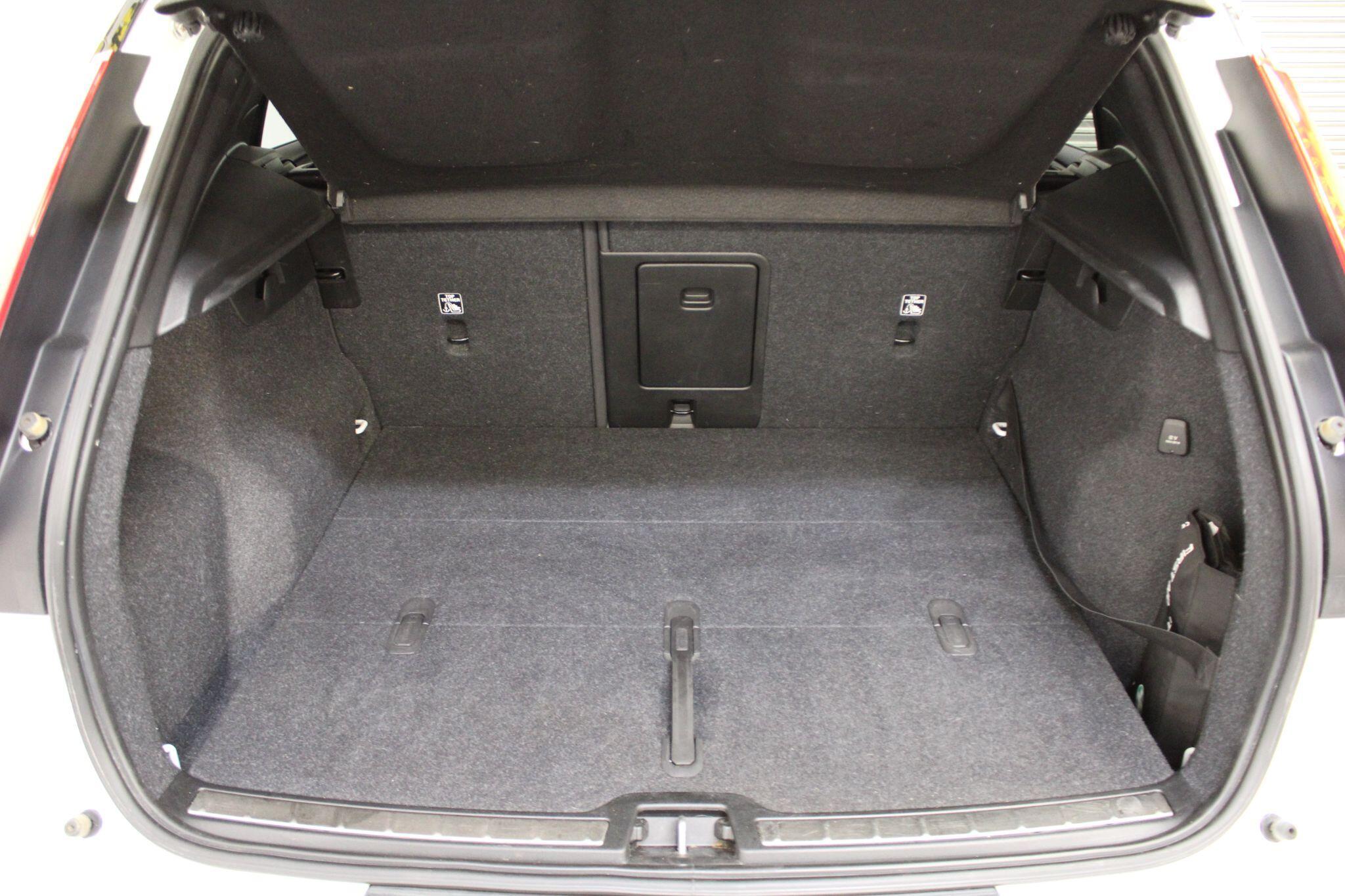 Volvo XC40 - Image 15