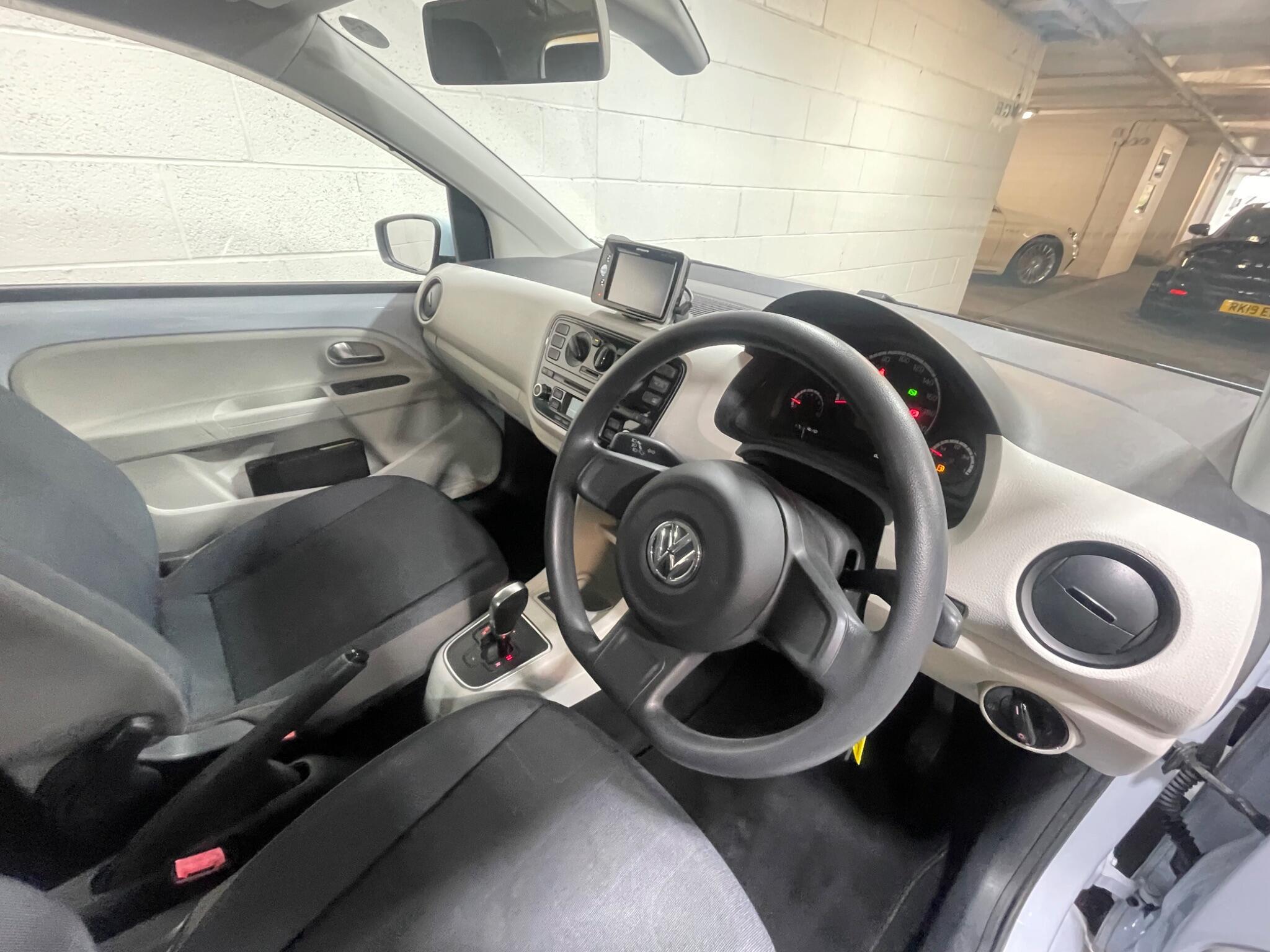 Volkswagen up! - Image 9