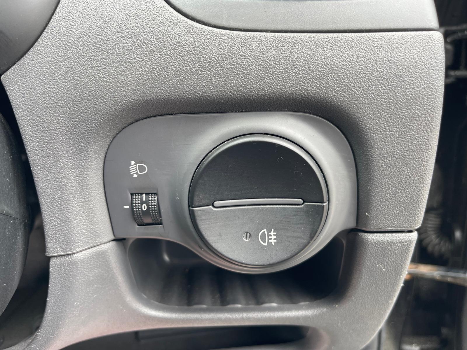 Kia Rio - Image 14