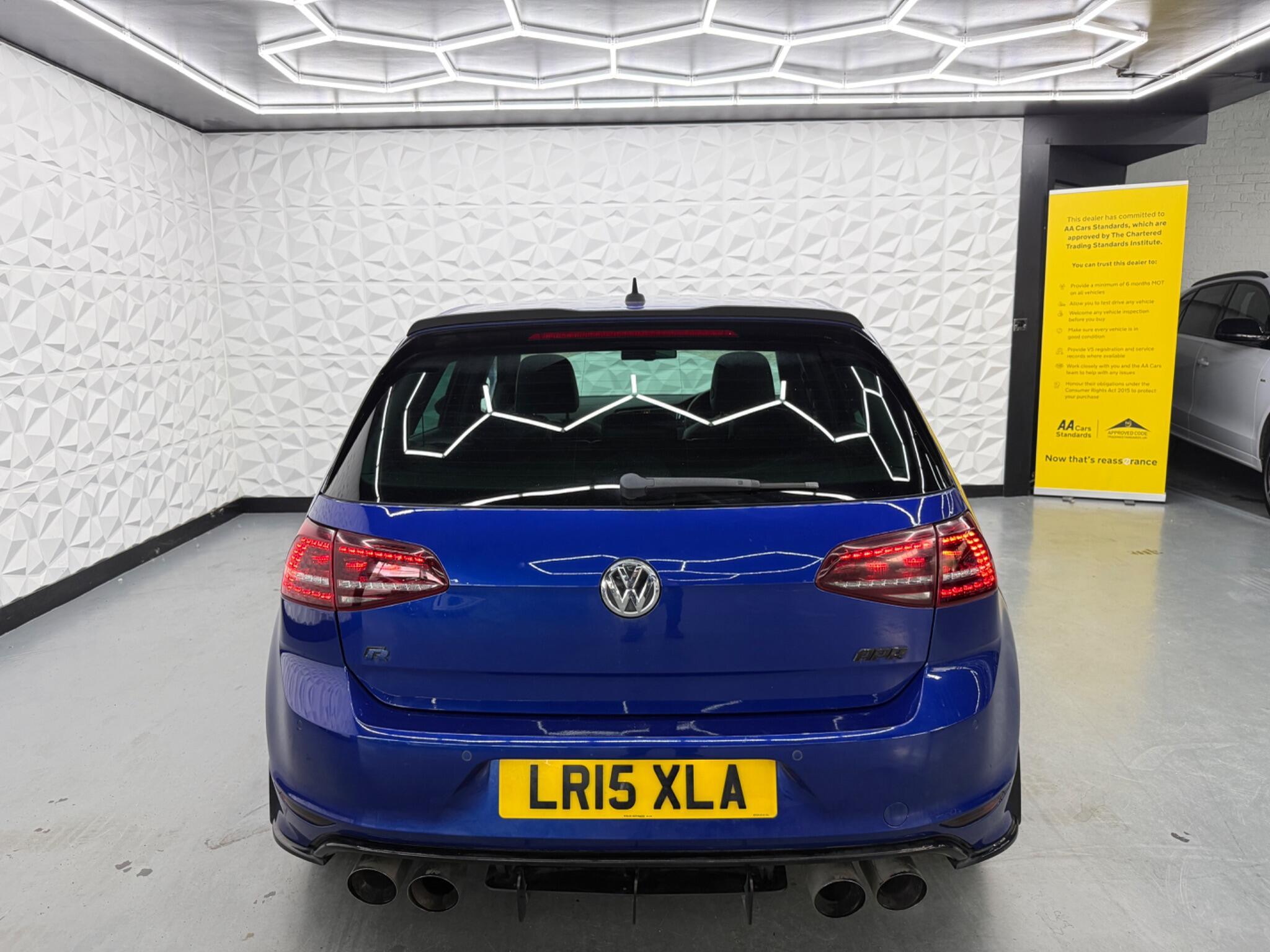 Volkswagen Golf - Image 13