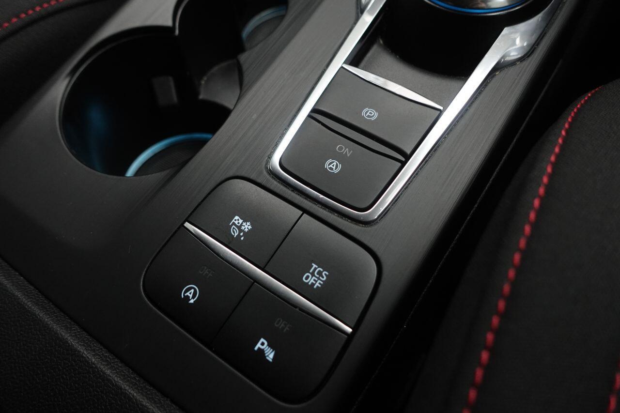 Ford Focus - Image 45